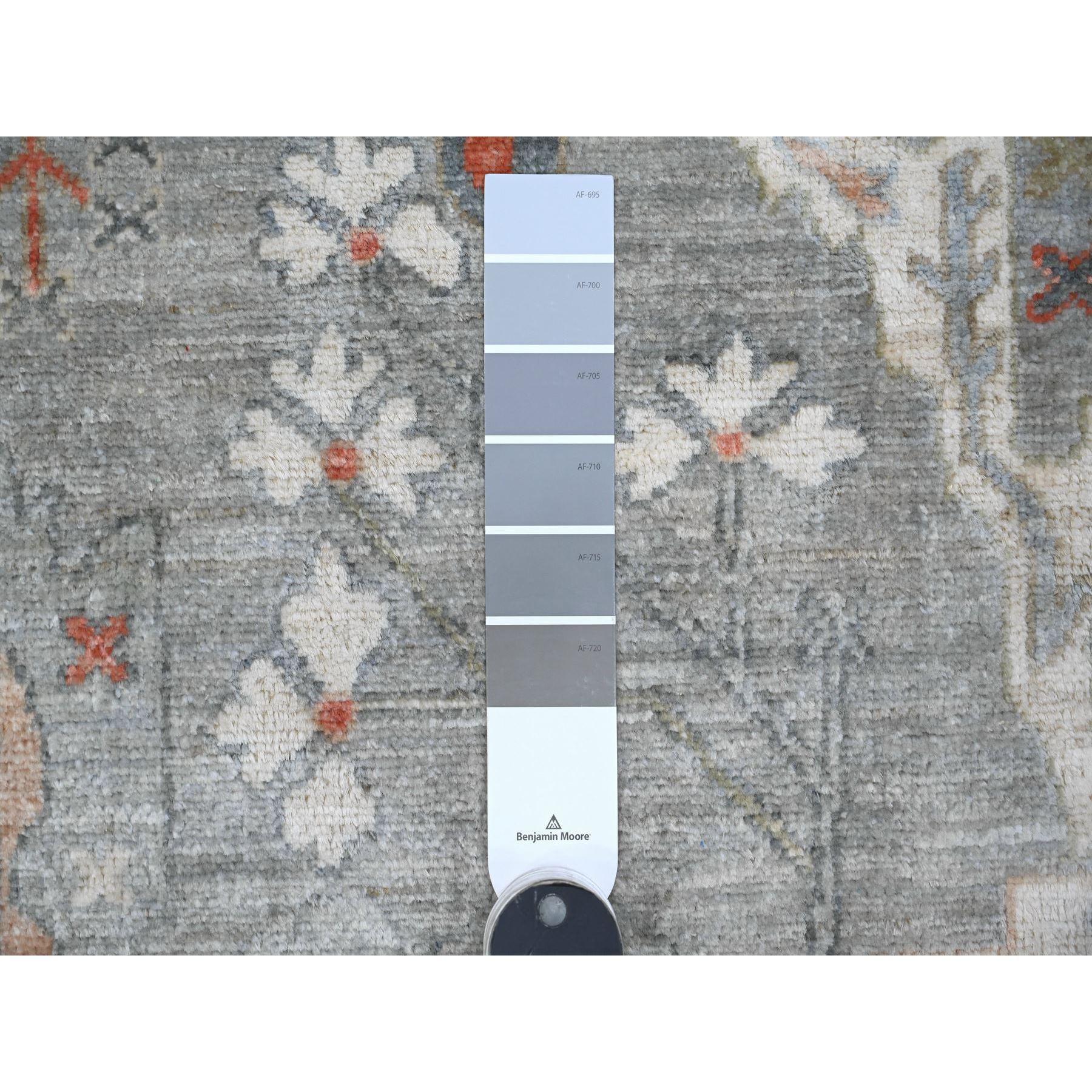 Handgeknüpfter orientalischer Teppich aus Wolle von Parma in Grau mit feinem Aryana Heriz-Design 9'2