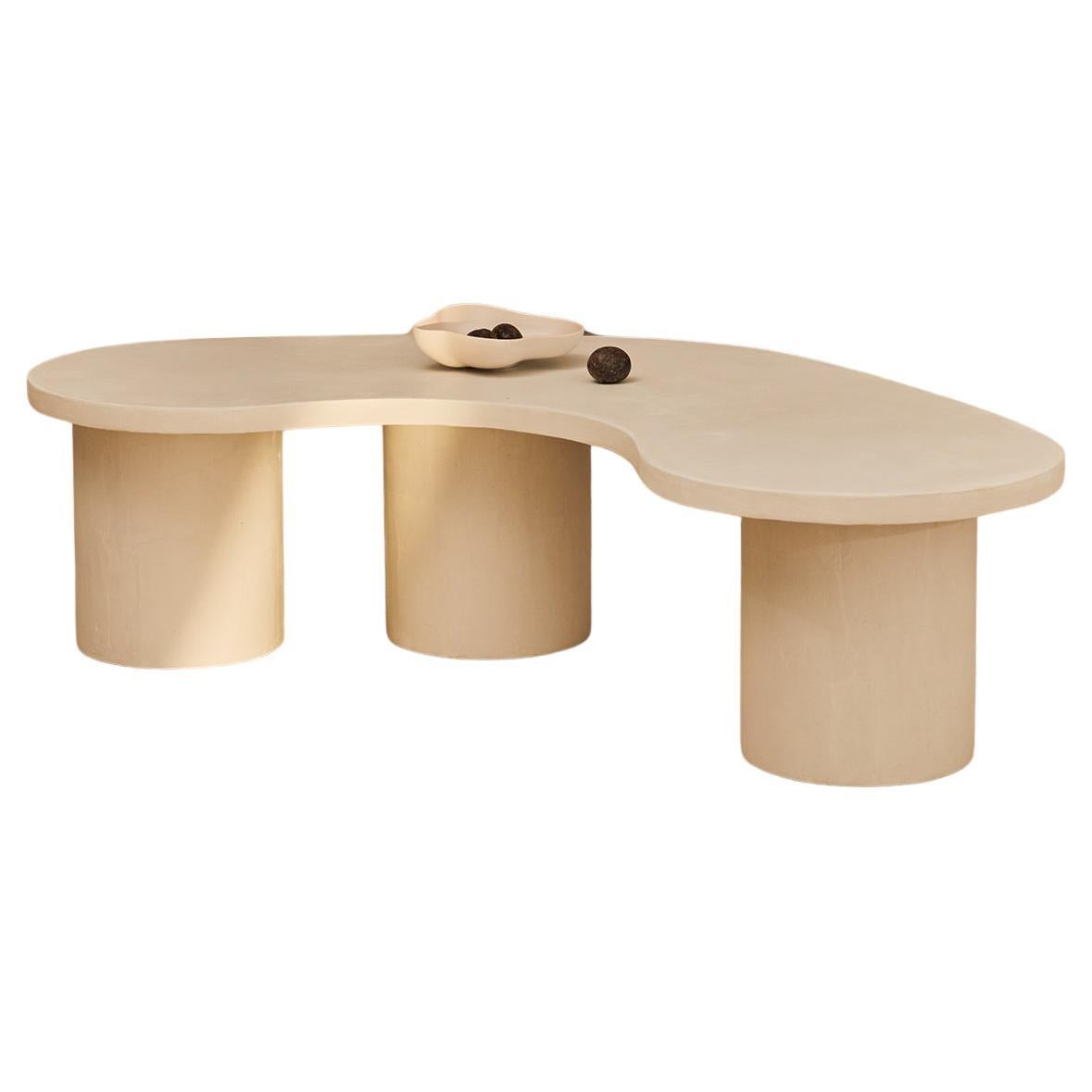 Table basse en microciment Parmigiano par Marlot Baus