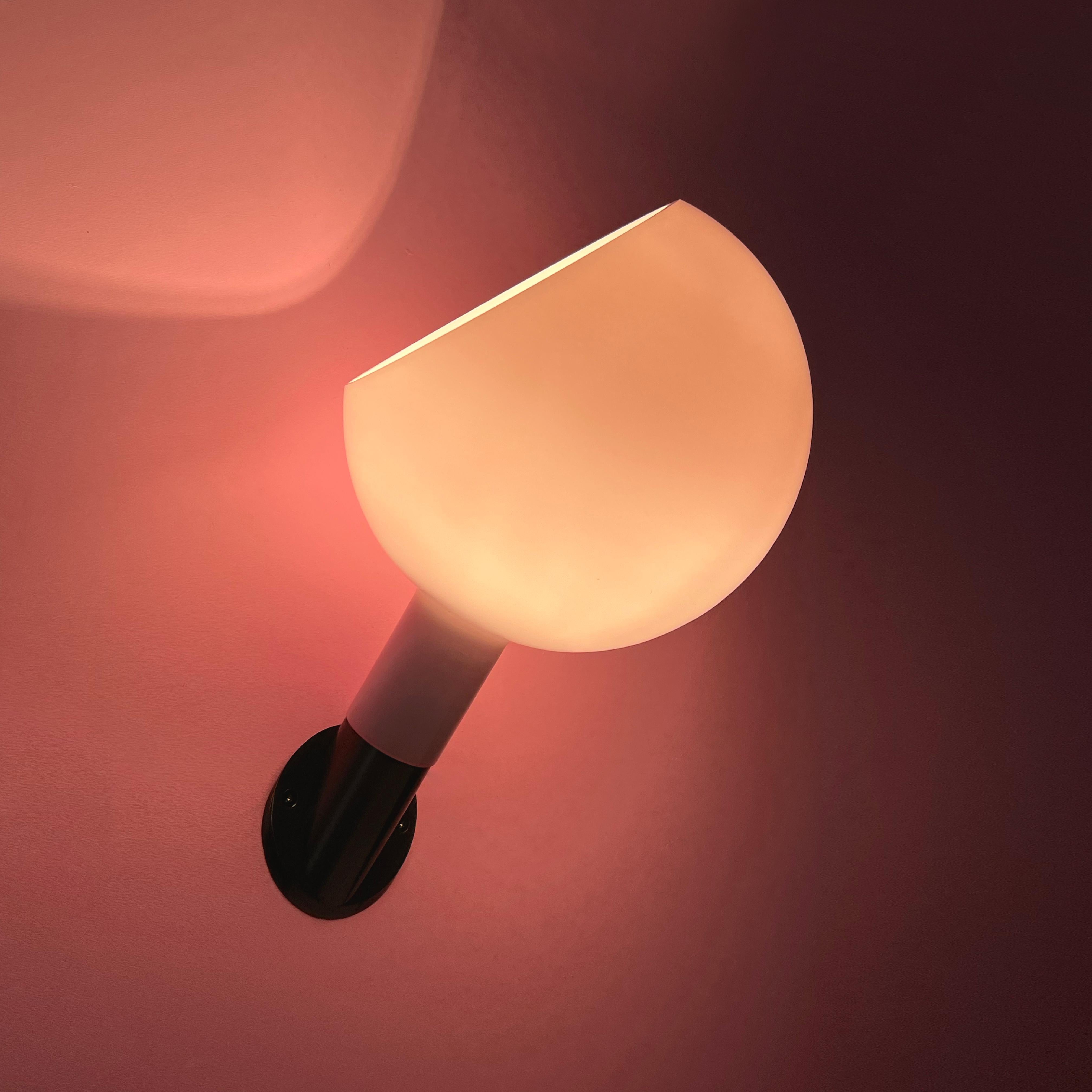 Italian Parola sconce by Gae Aulenti & Piero Castiglioni for Fontana Arte, Italy, 1980s For Sale