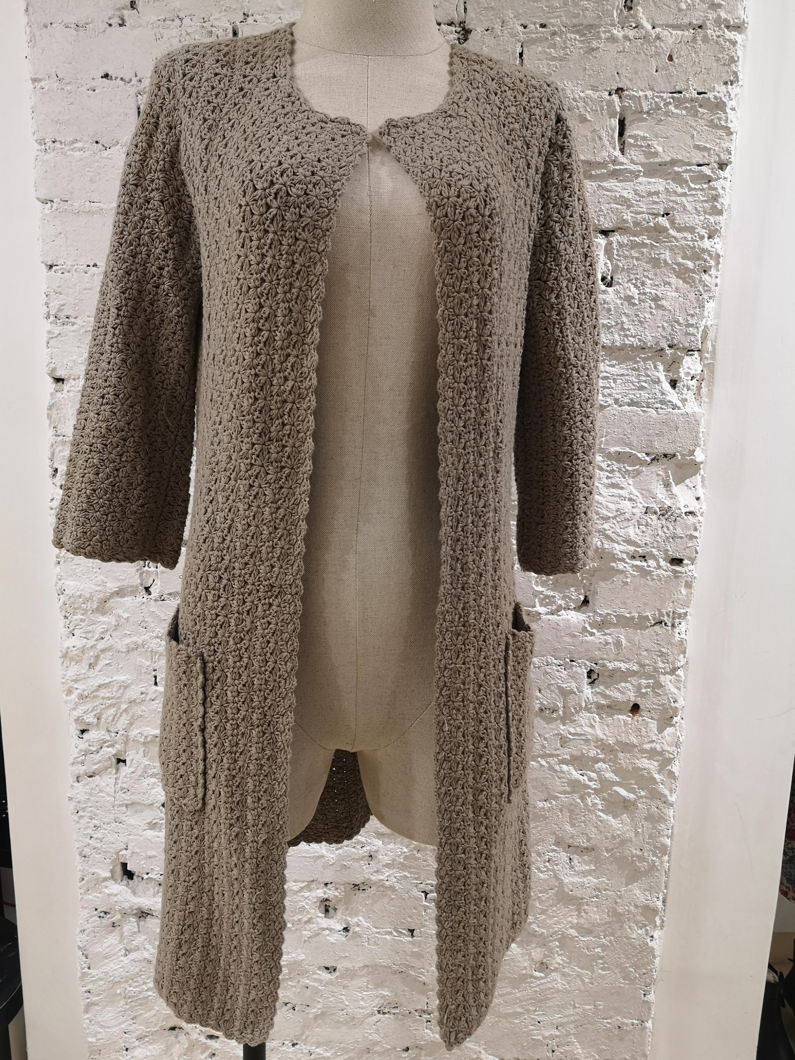 Beigefarbener langer Strickmantel / Pullover aus Baumwolle von P.A.R.O.S.H  im Angebot 4
