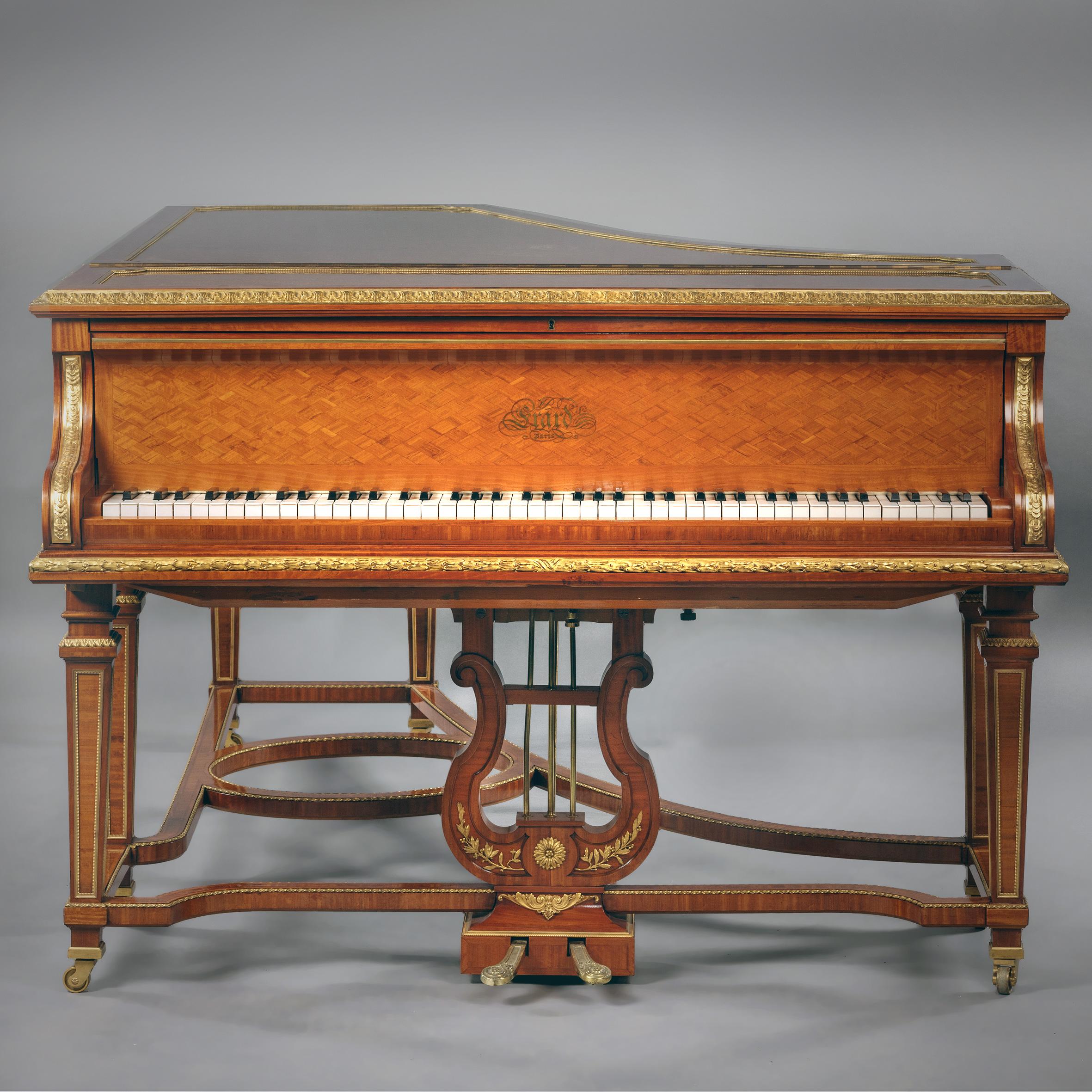 Parquetry Inlaid Piano by François Linke For Sale 1