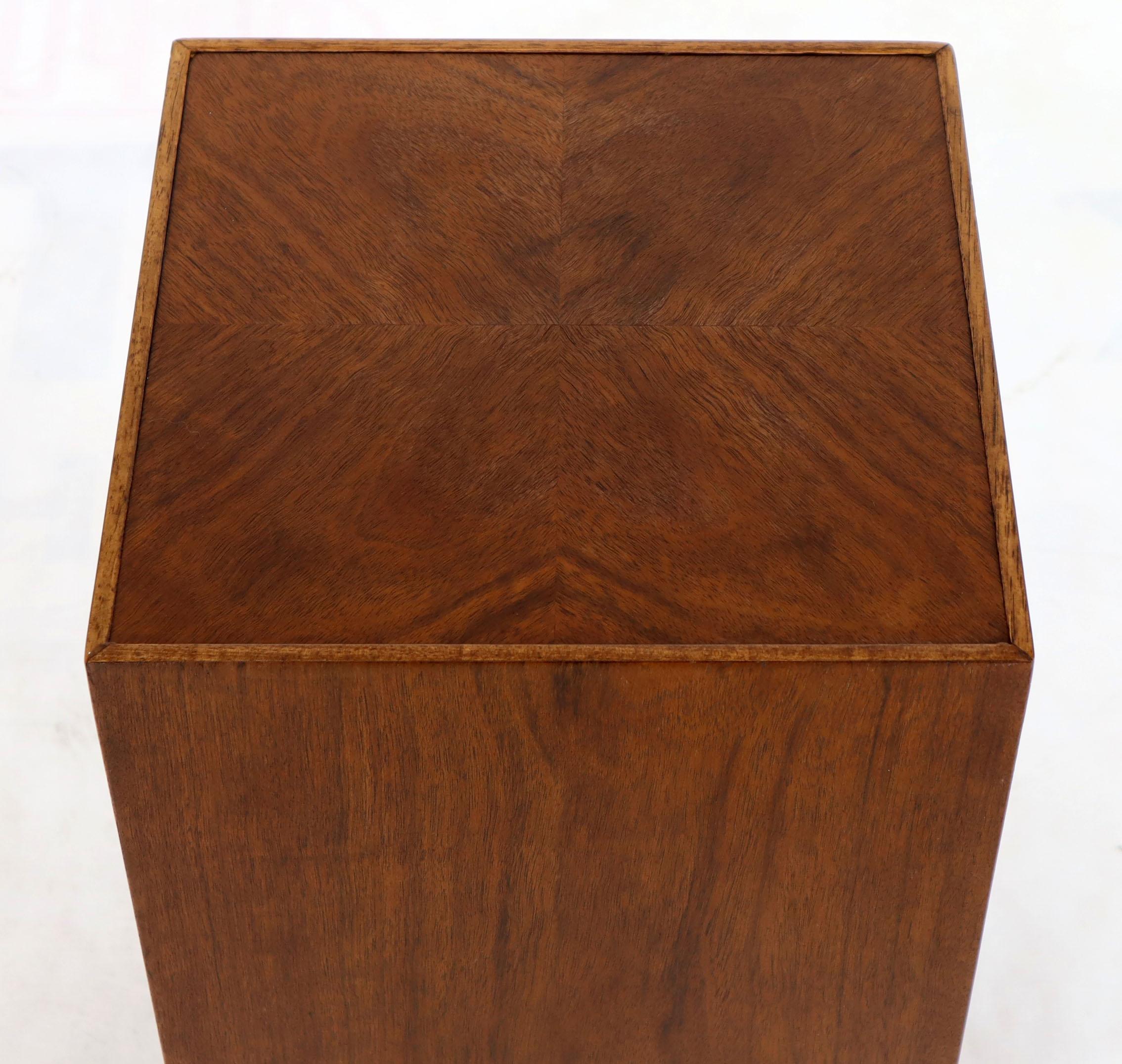 Parquetry Top Walnut Square Pedestal Stand In Good Condition In Rockaway, NJ