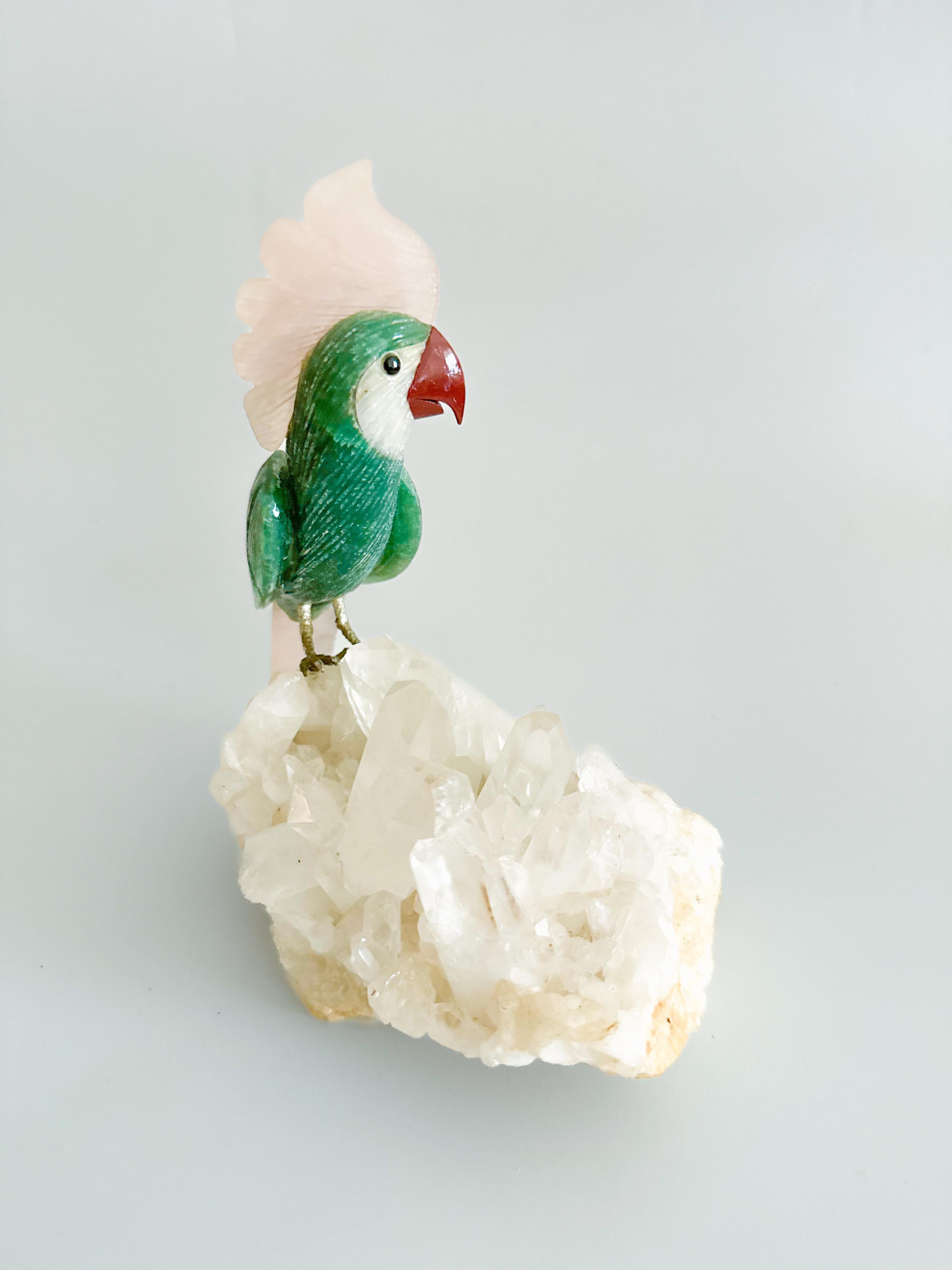 Geschnitzte Papagei-Vogel-Skulptur aus Stein auf Bergkristall, Quarz und Amethyst Brasilien 6