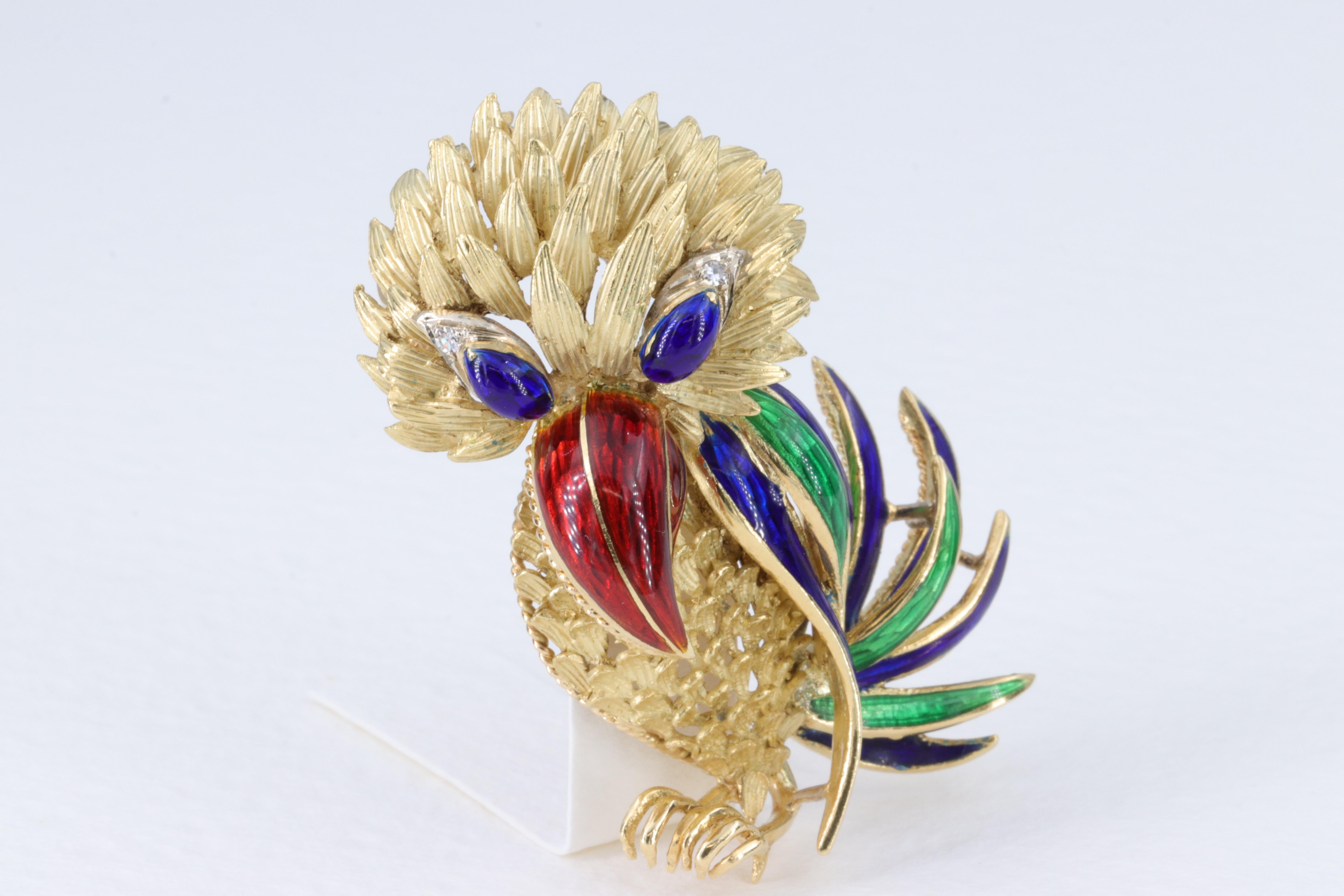 Round Cut Parrot Bird Pendant in 18 Karat Yellow Gold, Diamonds and Blue & Green Enamel For Sale