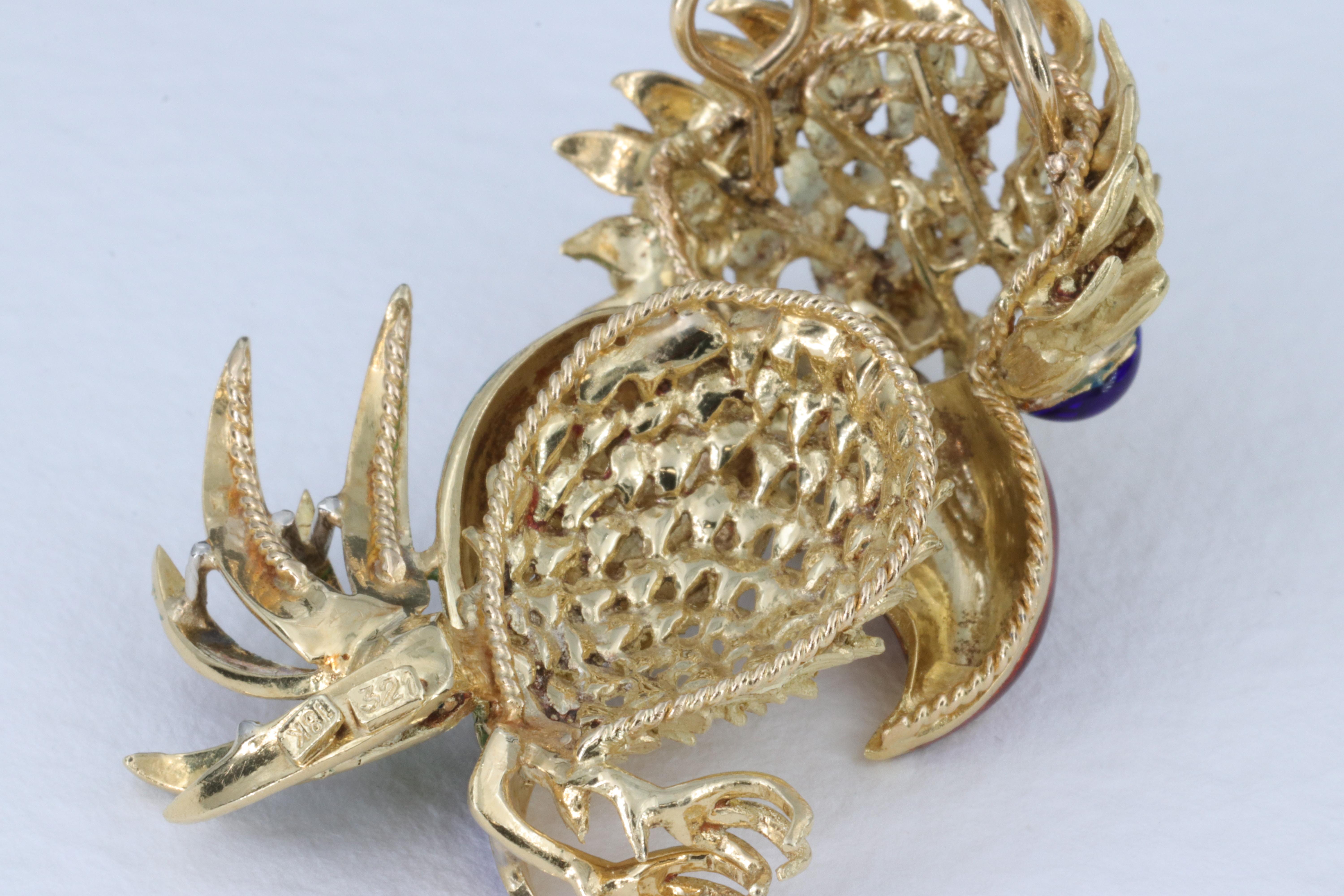 Parrot Bird Pendant in 18 Karat Yellow Gold, Diamonds and Blue & Green Enamel For Sale 1