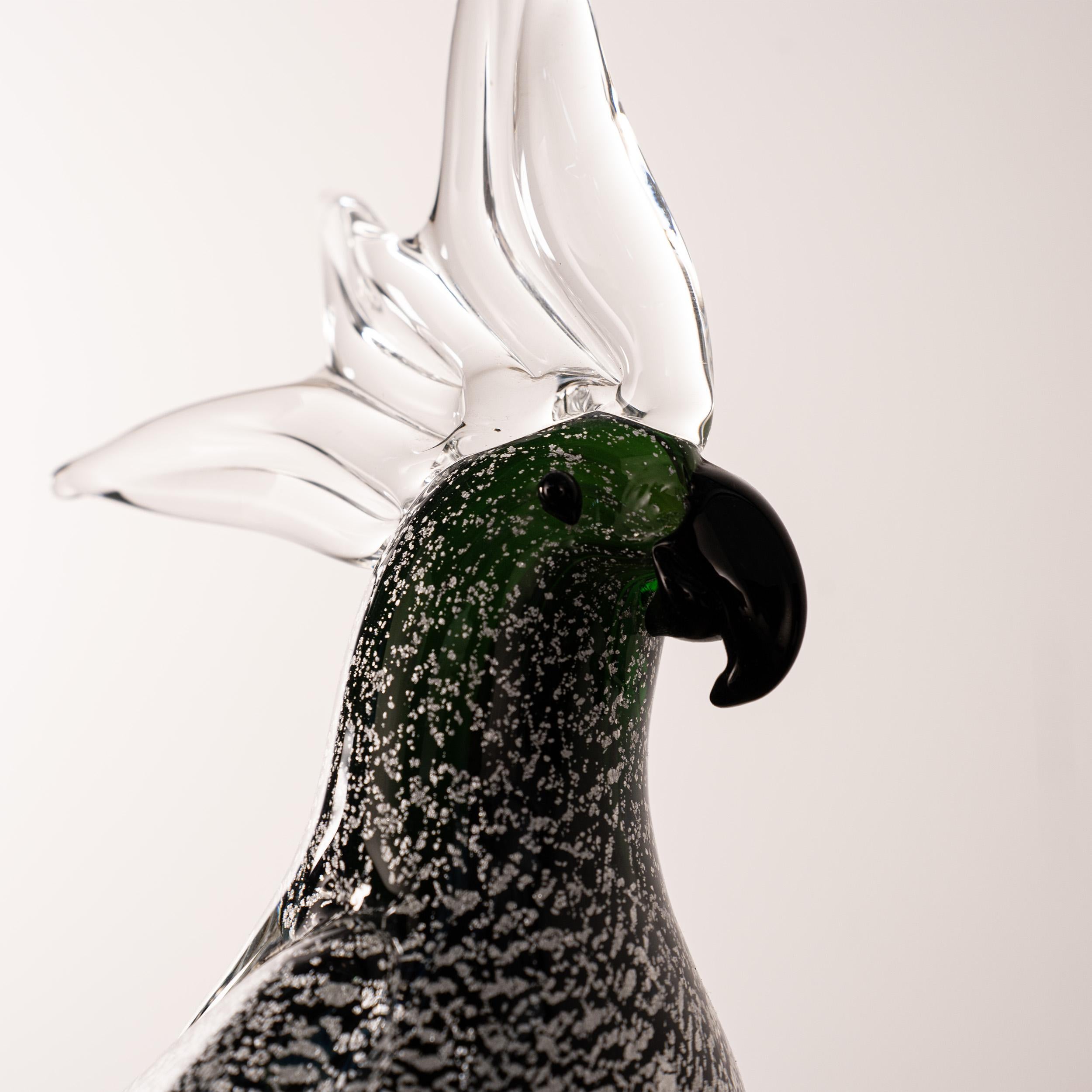 Fatto a mano Pappagallo Scultura in vetro di Murano, foglia d'argento verde scuro Formia Venezia in vendita