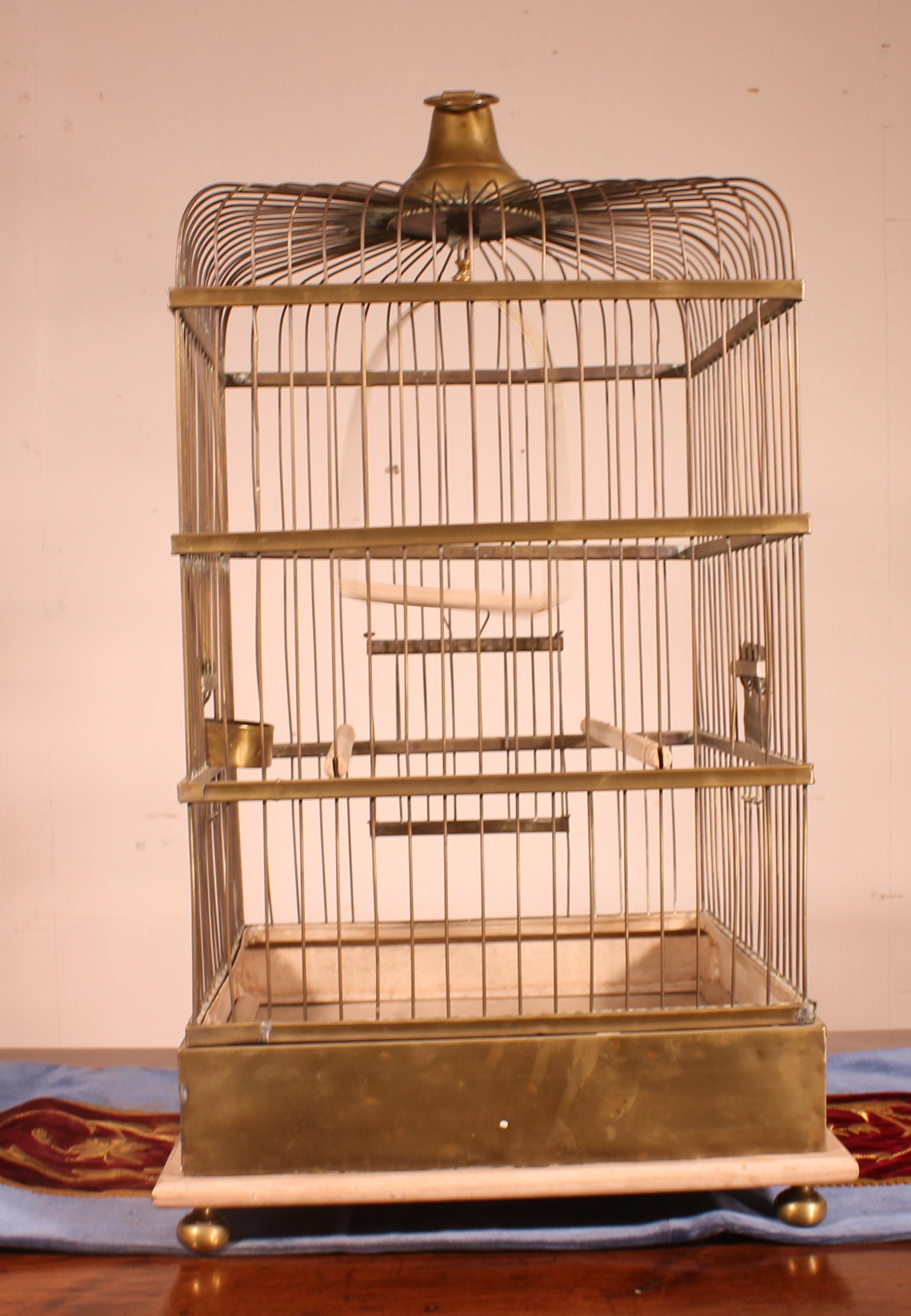 Parrot Cage in Brass and Wood from 19th Century, France In Good Condition In Brussels, Brussels