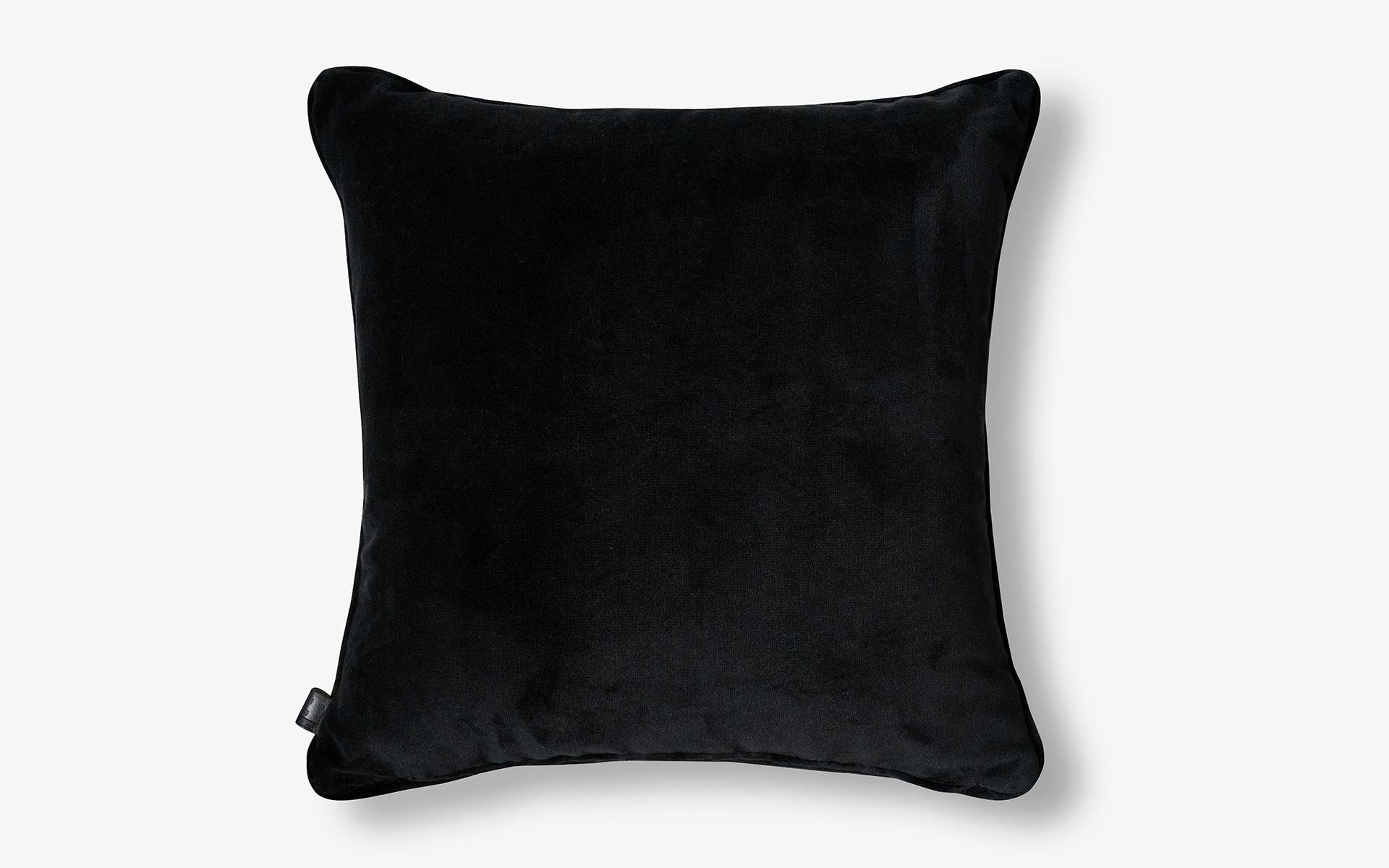 Parrot Pattern Black Velvet Large Throw Pillow / 50x50 cm In New Condition For Sale In İSTANBUL, TR