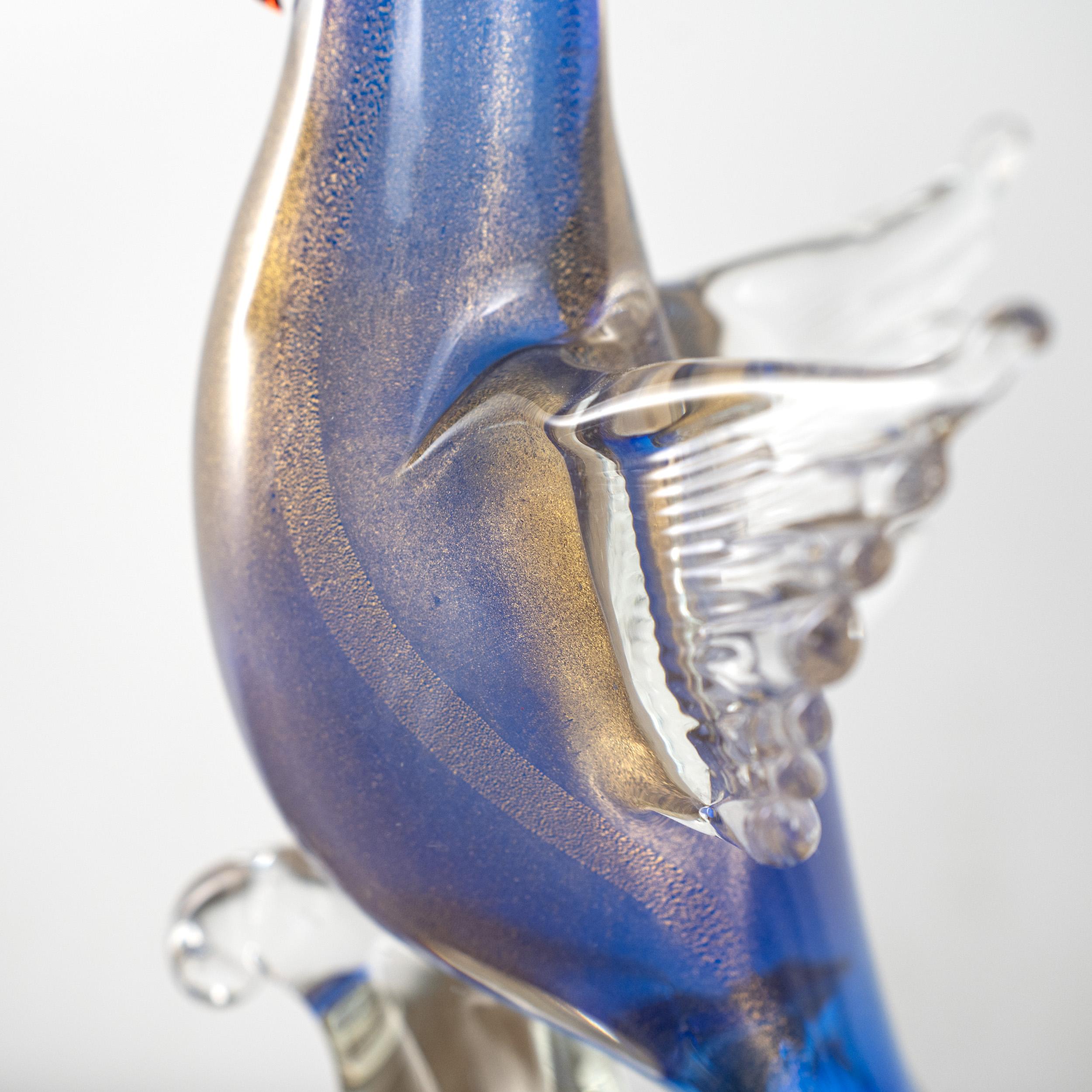 Parrot Sculpture in Blue Murano glass with golden details, Italy in stock For Sale 2