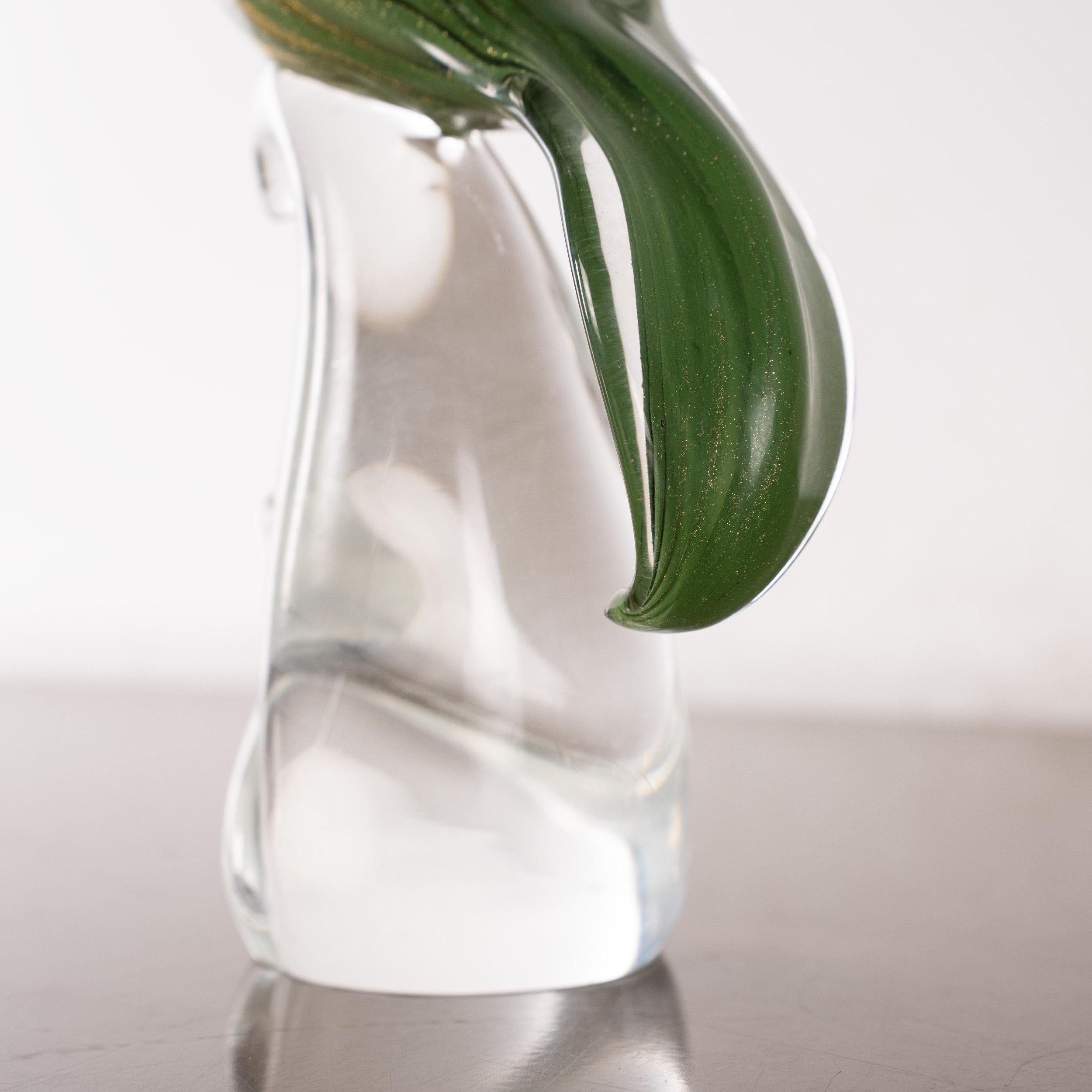 Parrot Sculpture in Green Murano glass with crystal base, Italy in stock In Good Condition For Sale In Venezia, IT