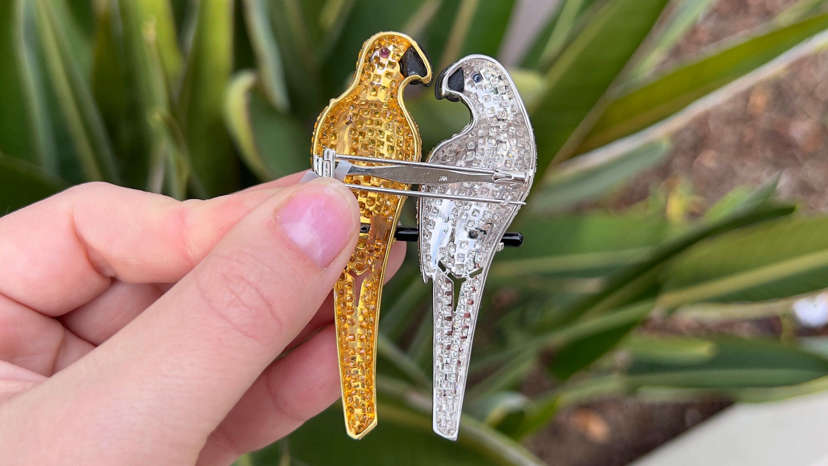 Parrots Brooch Canary and White Diamonds 29 Carats Total 18k Gold In Excellent Condition In Carlsbad, CA