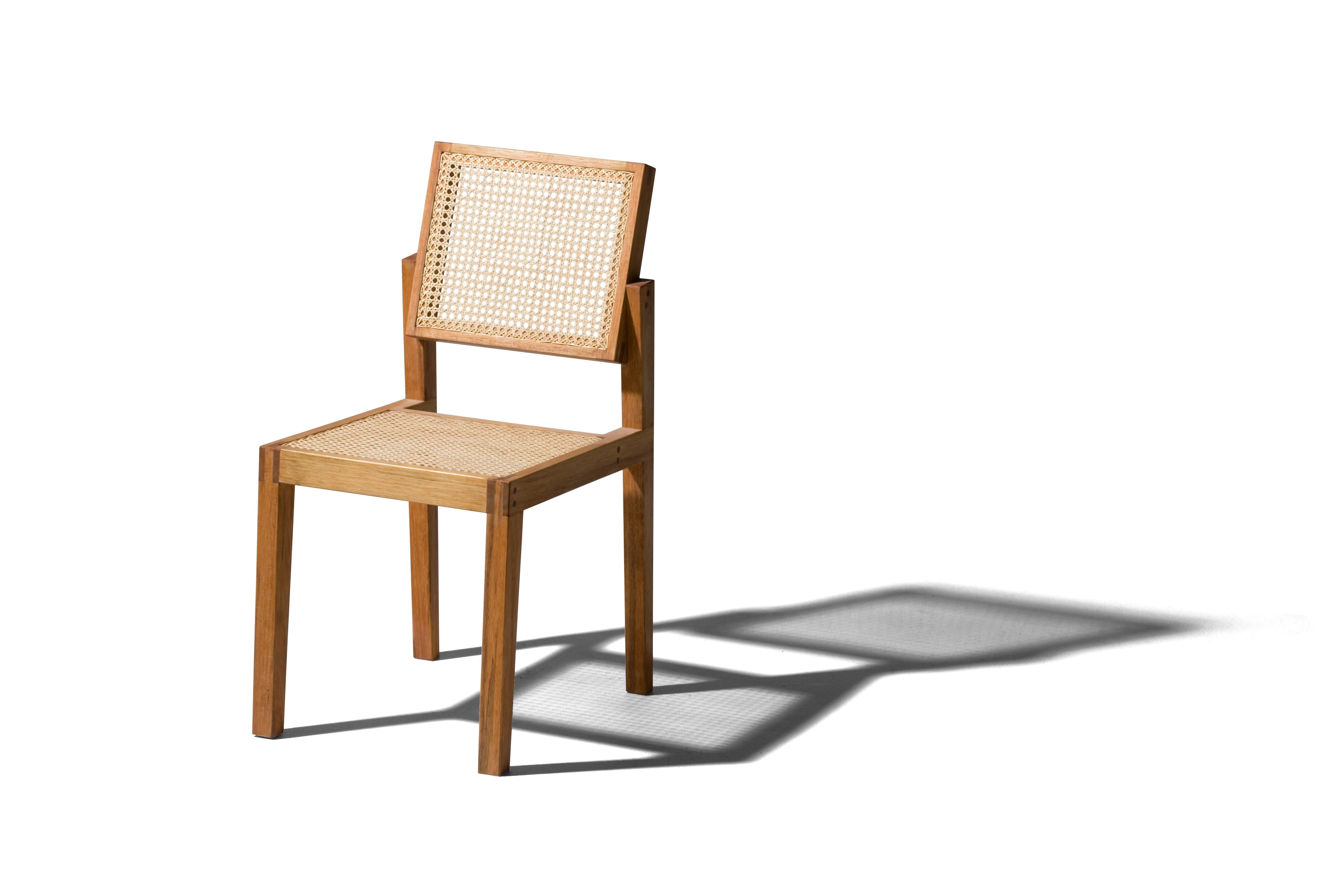 This is a sturdy and welcoming chair (in time, Parruda means “stout”). There is lightness from the compact structure and from the straw seat and back. You will be hard-pressed to find a chair with so many joints and manual labour put in.