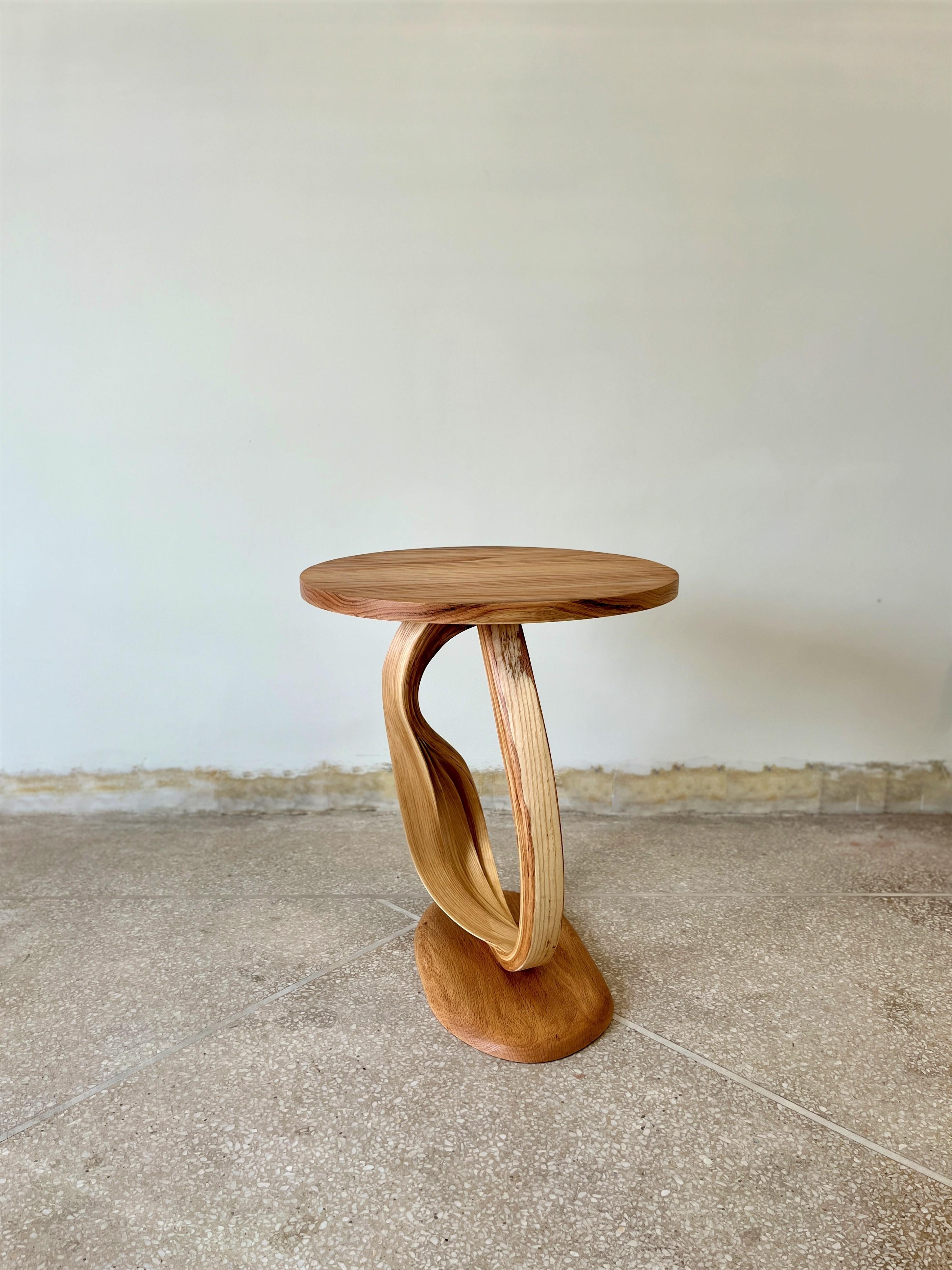 Pars-Tisch I, von Raka Studio (21. Jahrhundert und zeitgenössisch) im Angebot