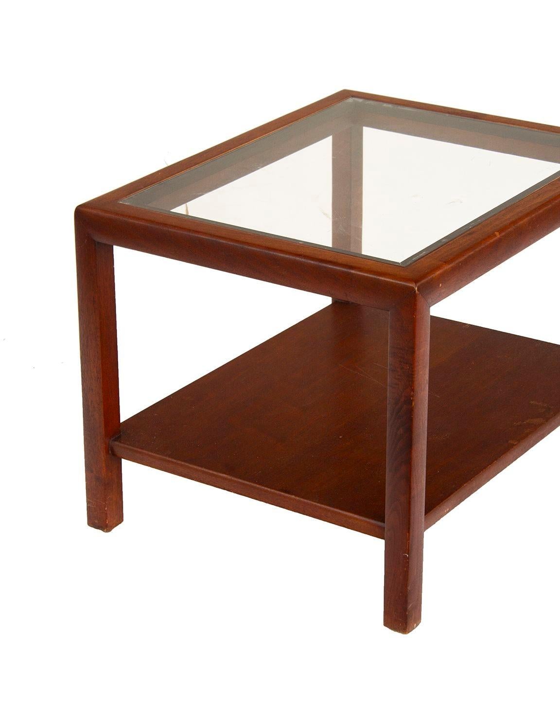 Mid-Century Modern Parsons End Table in Walnut with Glass Top, Henredon attr. For Sale