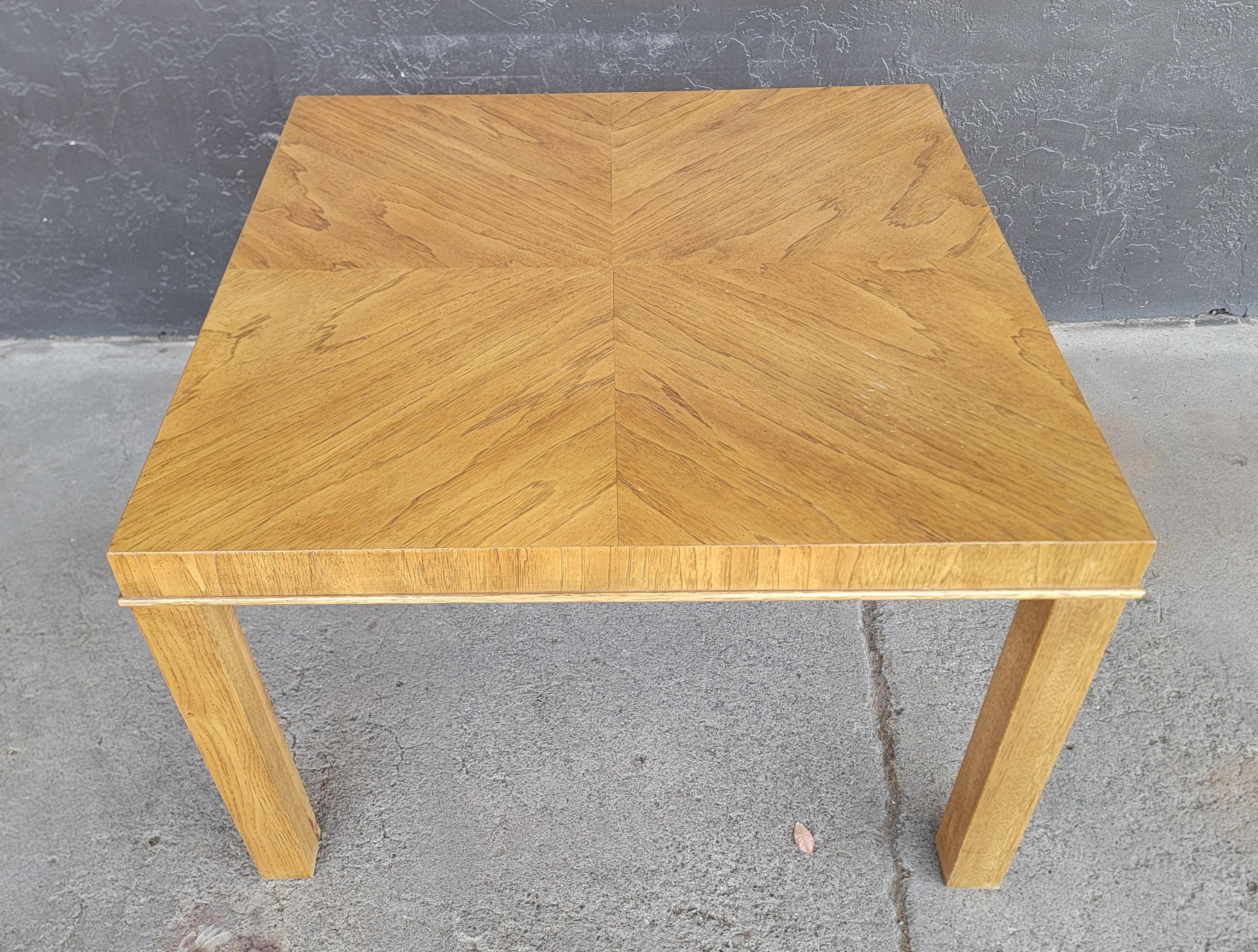 Mid-Century moderno Tavolino quadrato Parsons Maniero di Milo Baughman in vendita
