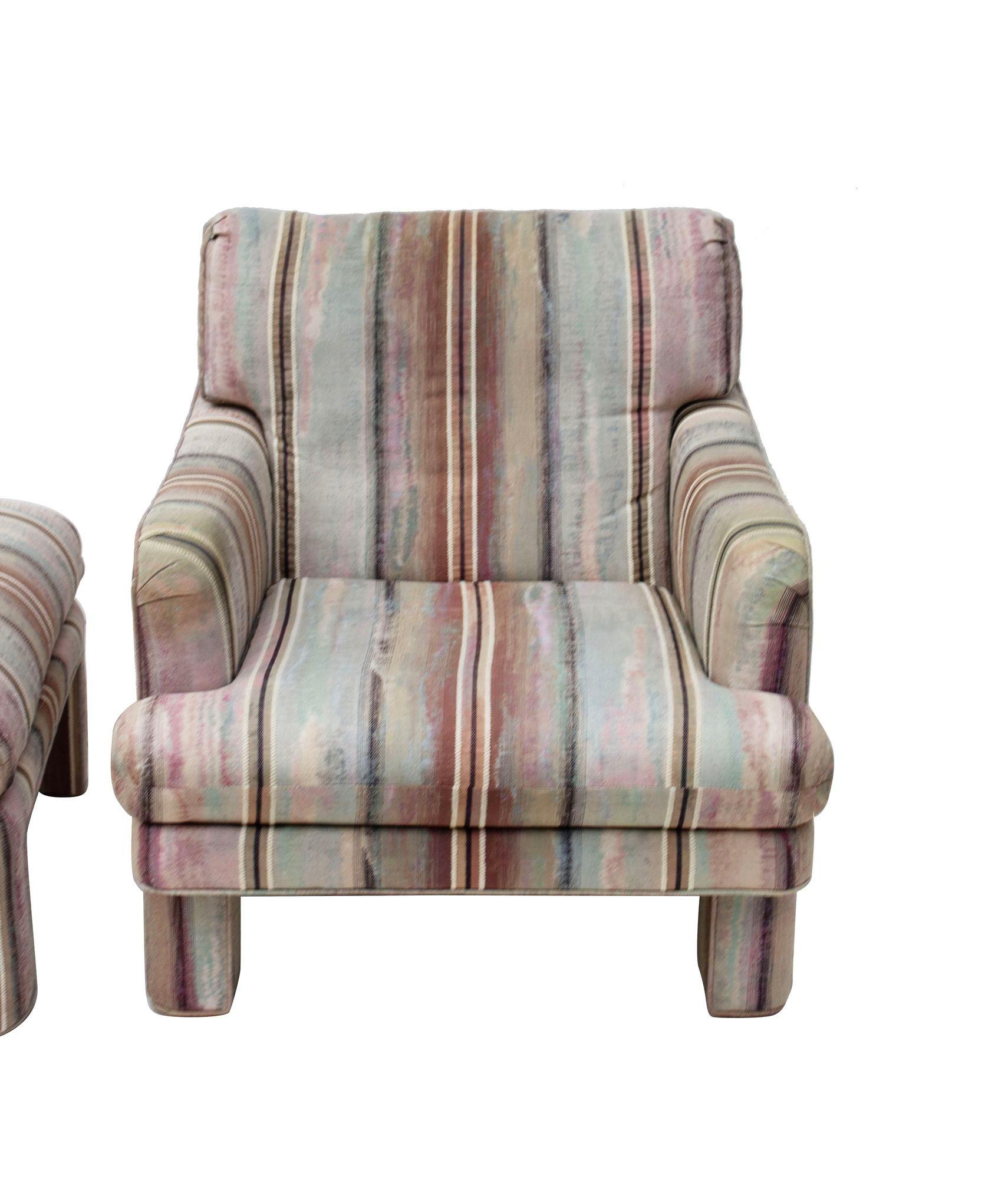 Poltrona in stile Parsons con ottomana in vendita 5