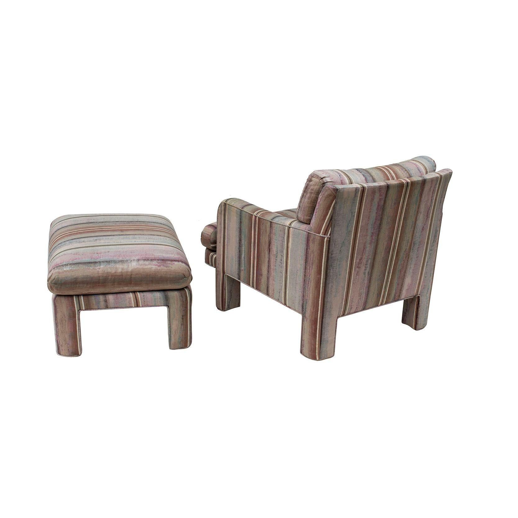 Tessuto Poltrona in stile Parsons con ottomana in vendita