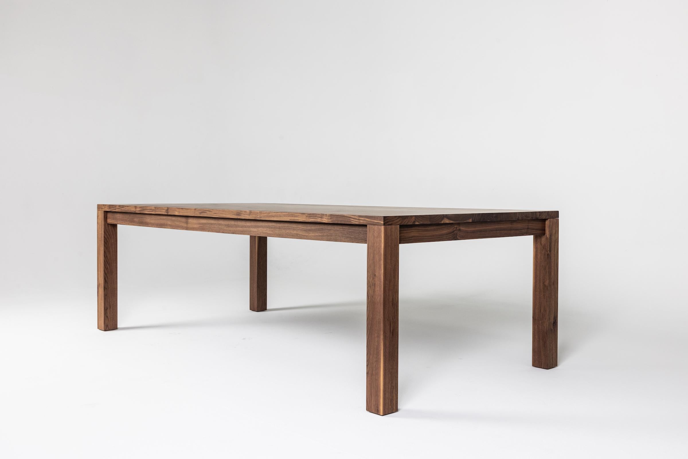 Parsons Table In New Condition For Sale In Los Angeles, CA