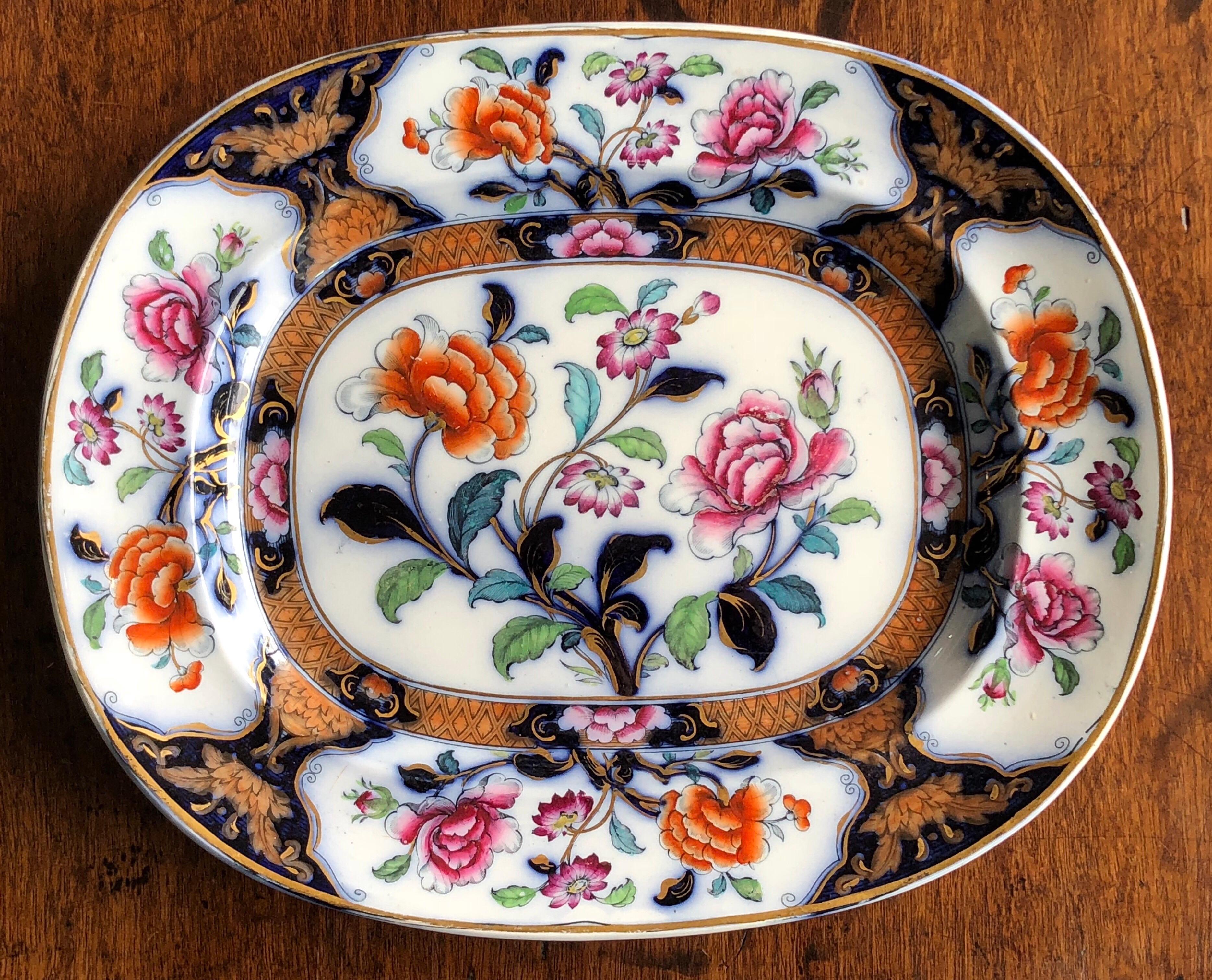 Part Ironstone Service in the ‘Eugenie’ Pattern, ‘Pearl’ Pottery, circa 1850 For Sale 5