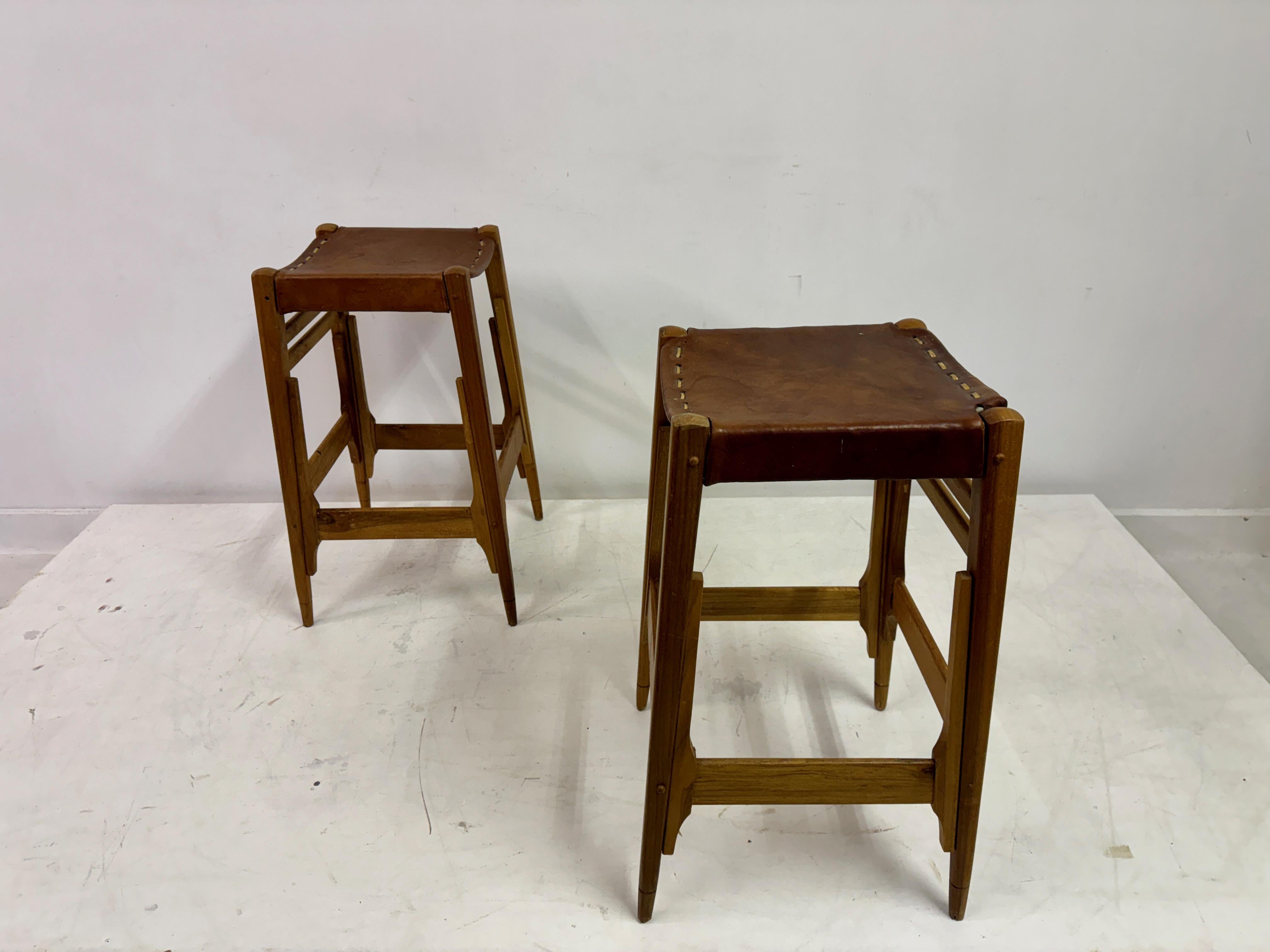 Part of Mid-Century Wood High Stools by Werner Biermann for Arte Sano For Sale 4