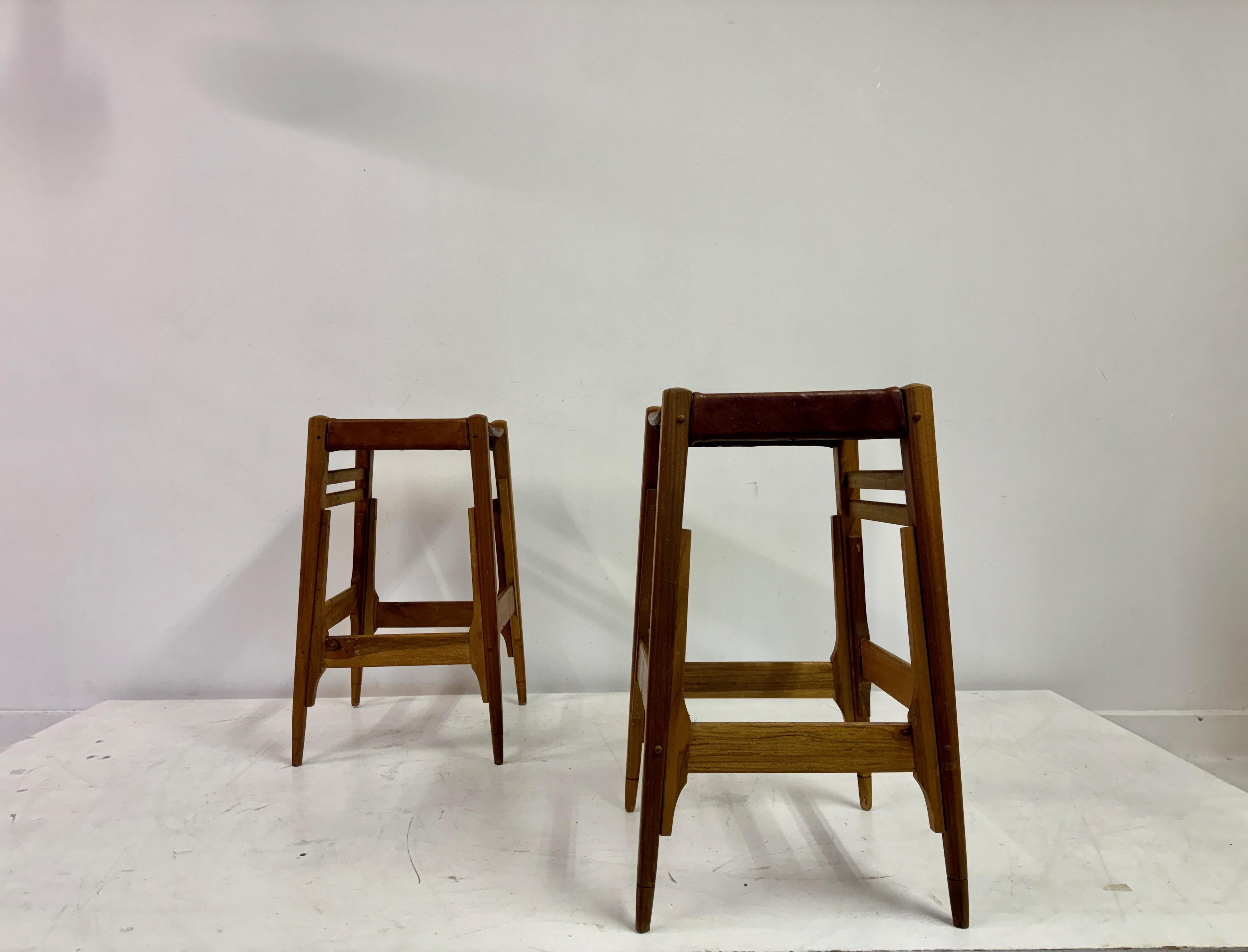 Part of Mid-Century Wood High Stools by Werner Biermann for Arte Sano For Sale 5