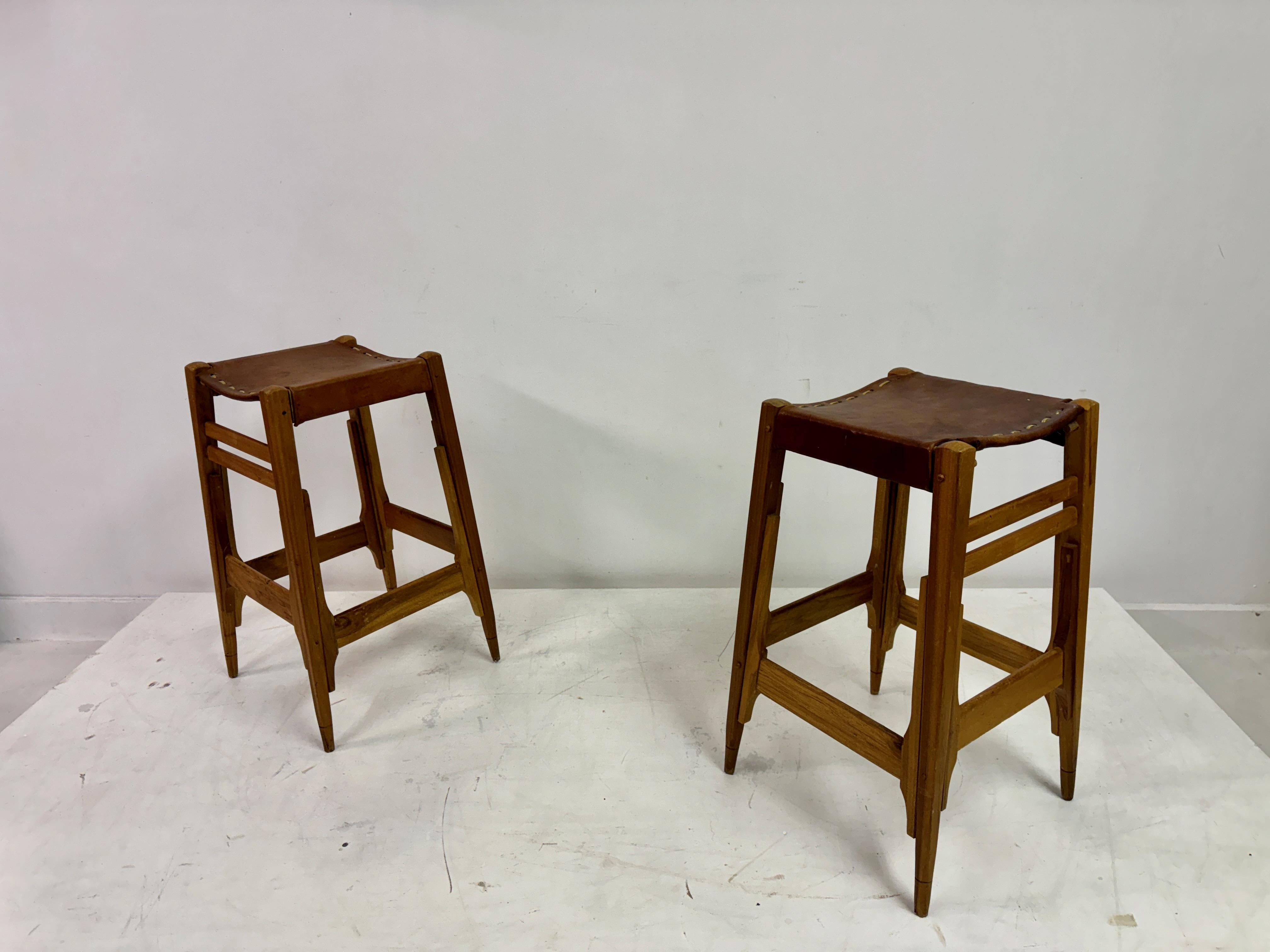 Part of Mid-Century Wood High Stools by Werner Biermann for Arte Sano For Sale 6