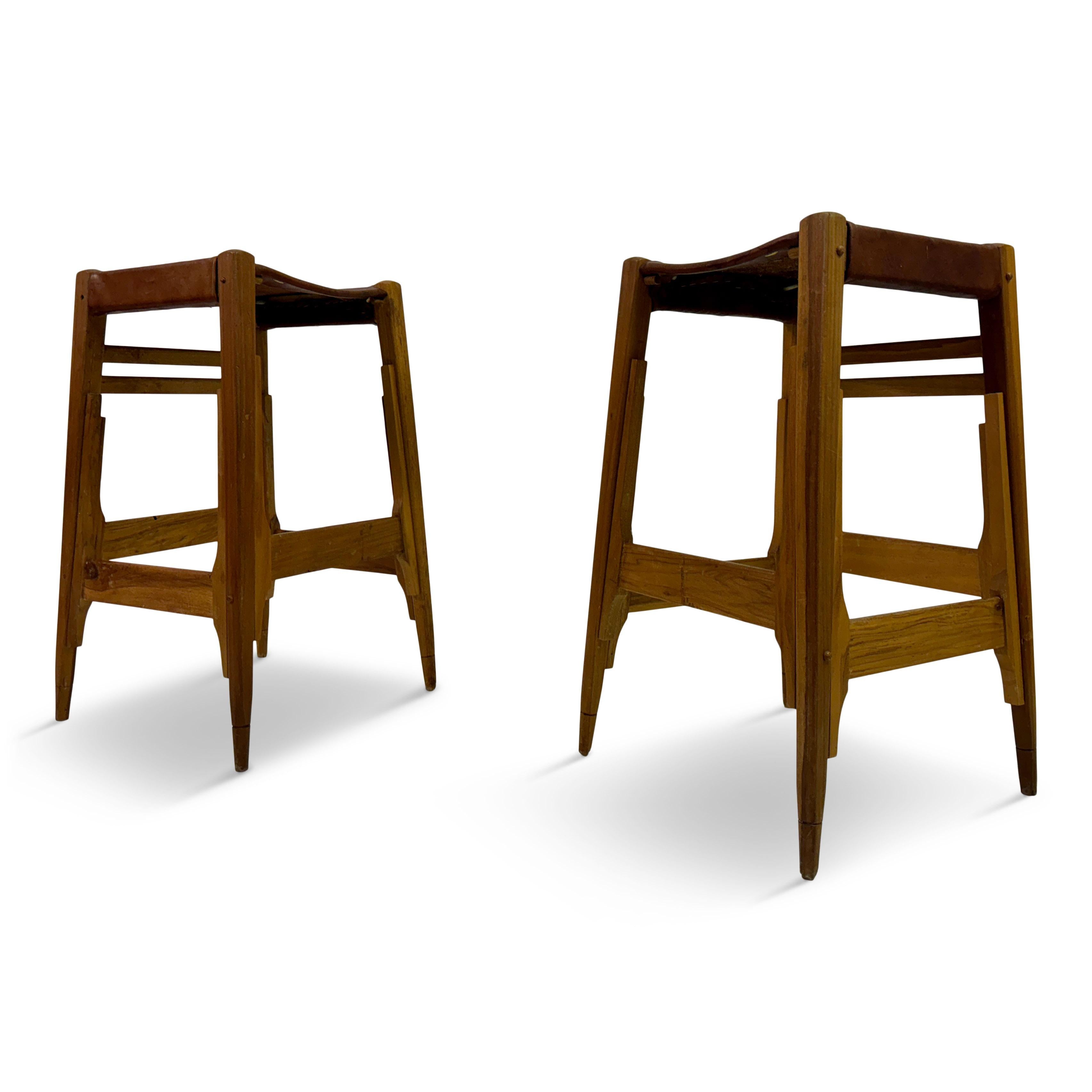 Part of Mid-Century Wood High Stools by Werner Biermann for Arte Sano For Sale 8