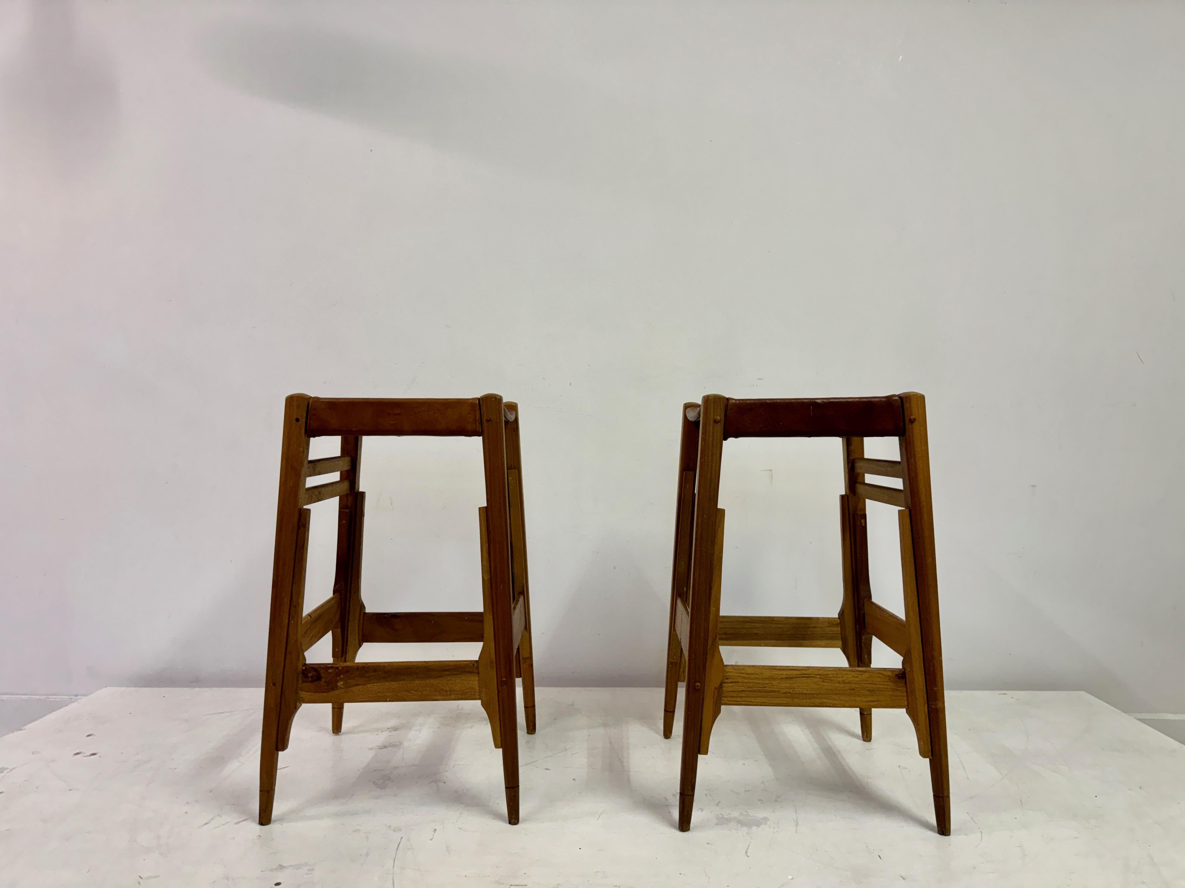 Pair of high stools

By Werner Biermann

For Arte Sano

White walnut frame

Leather seats

Colombia 1960s
