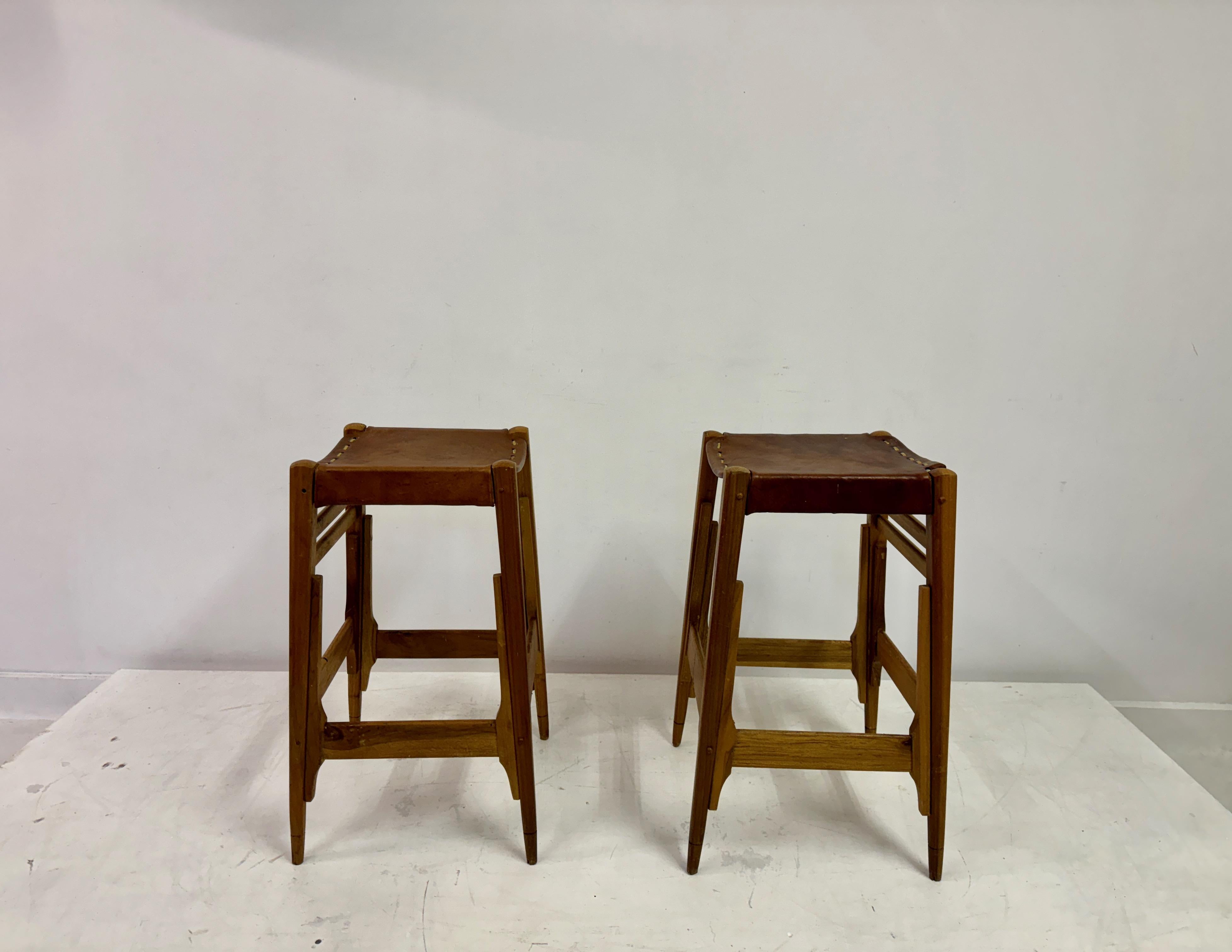 Mid-Century moderno Part of Sgabelli alti in legno di metà secolo di Werner Biermann per Arte Sano in vendita