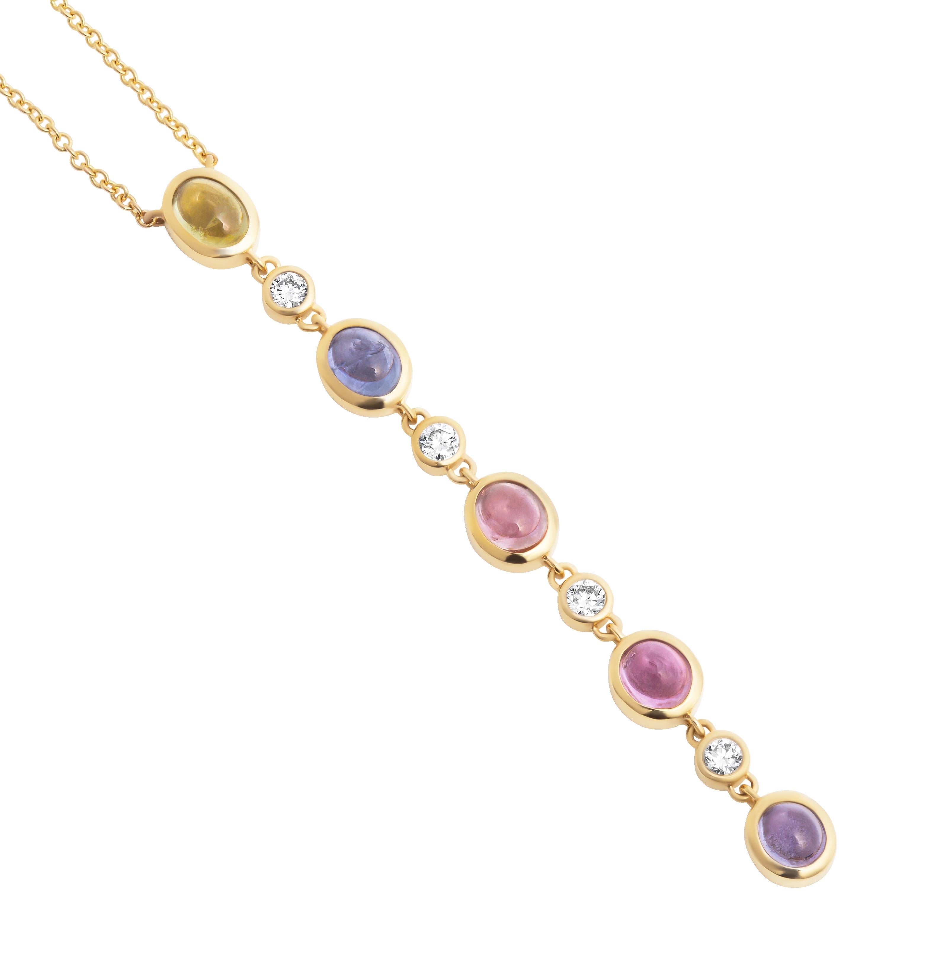 Pendentif Parti Color Drop avec saphirs et diamants
en or jaune 14 carats
Saphirs cabochon 1.5ct
Diamants 0.2ct