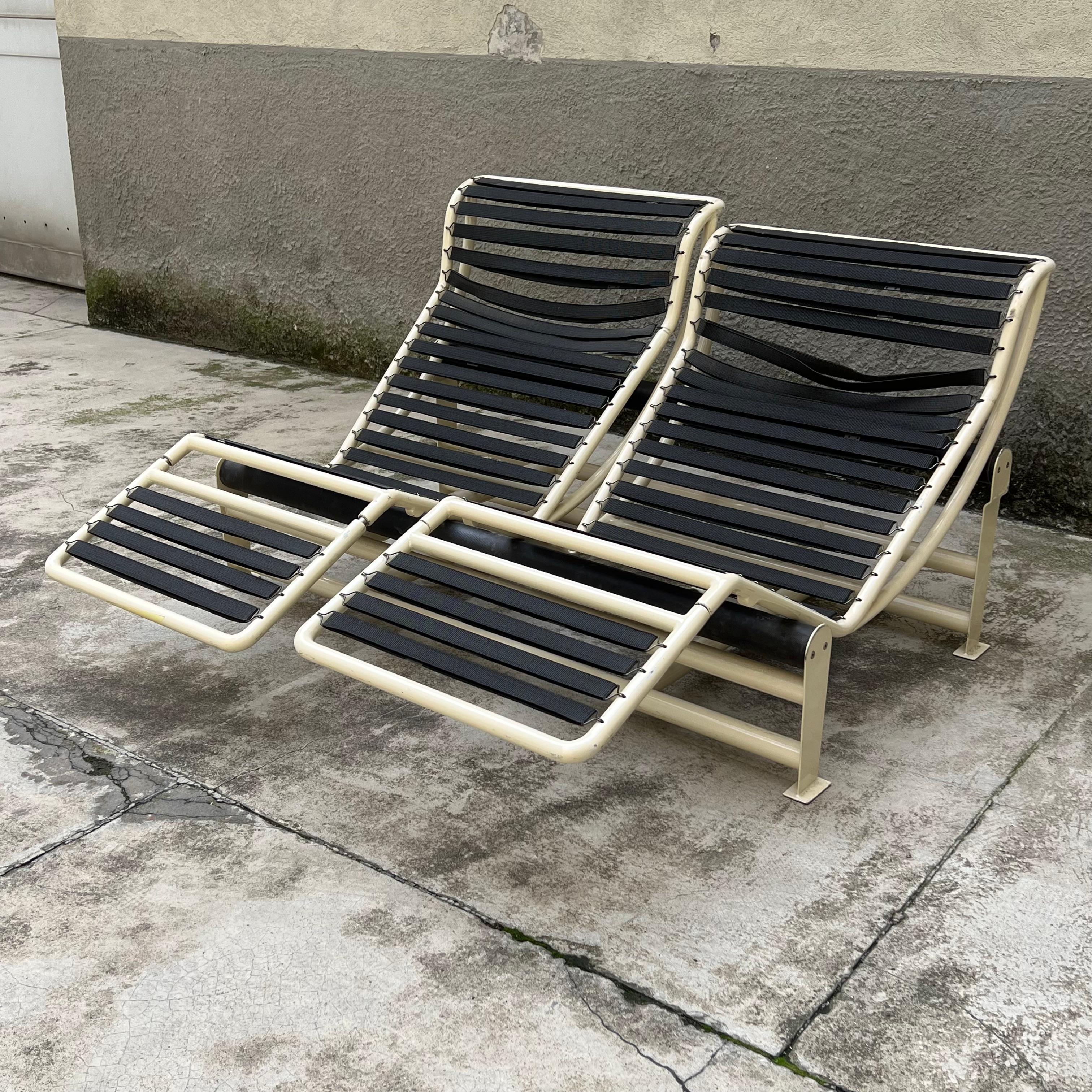 Chaise longue doble particular y anónima inspirada en Lc4 - Italia - Años 80 en venta 2