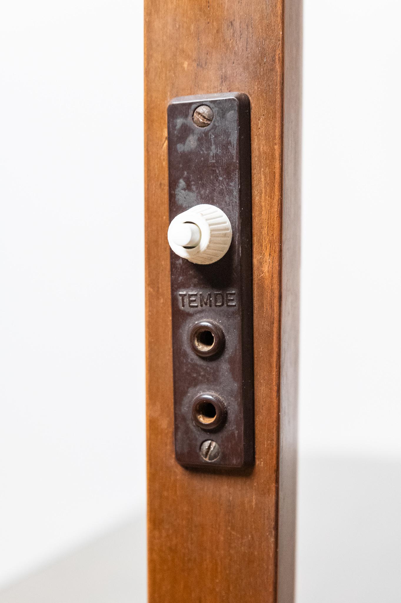 Mid-20th Century Particolare Lampada da terra Art Decò con mobiletto girevole per liquori incorpo in vendita