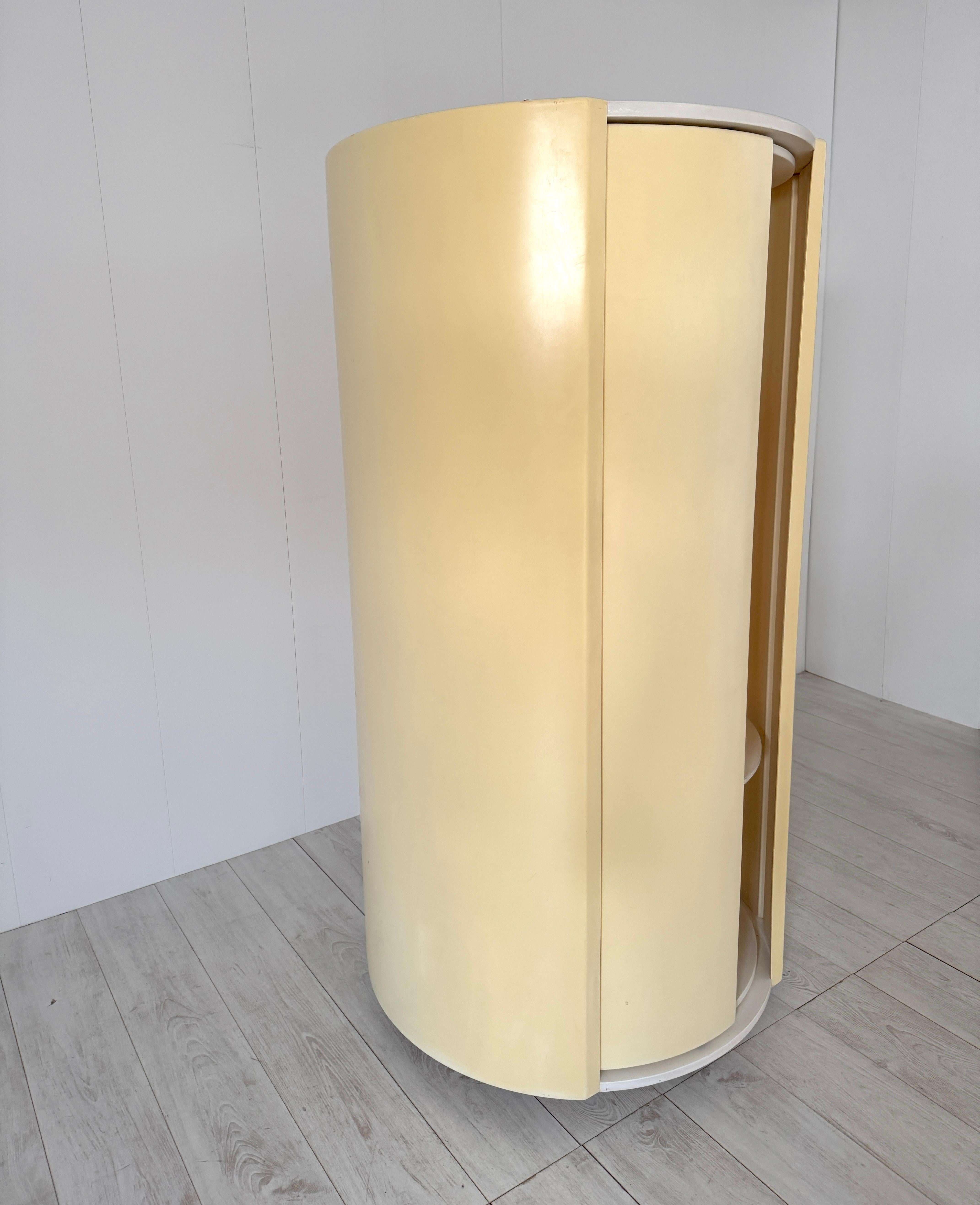Particolare porta abiti da centro, prod. Italiana, anni '70 in vendita 5