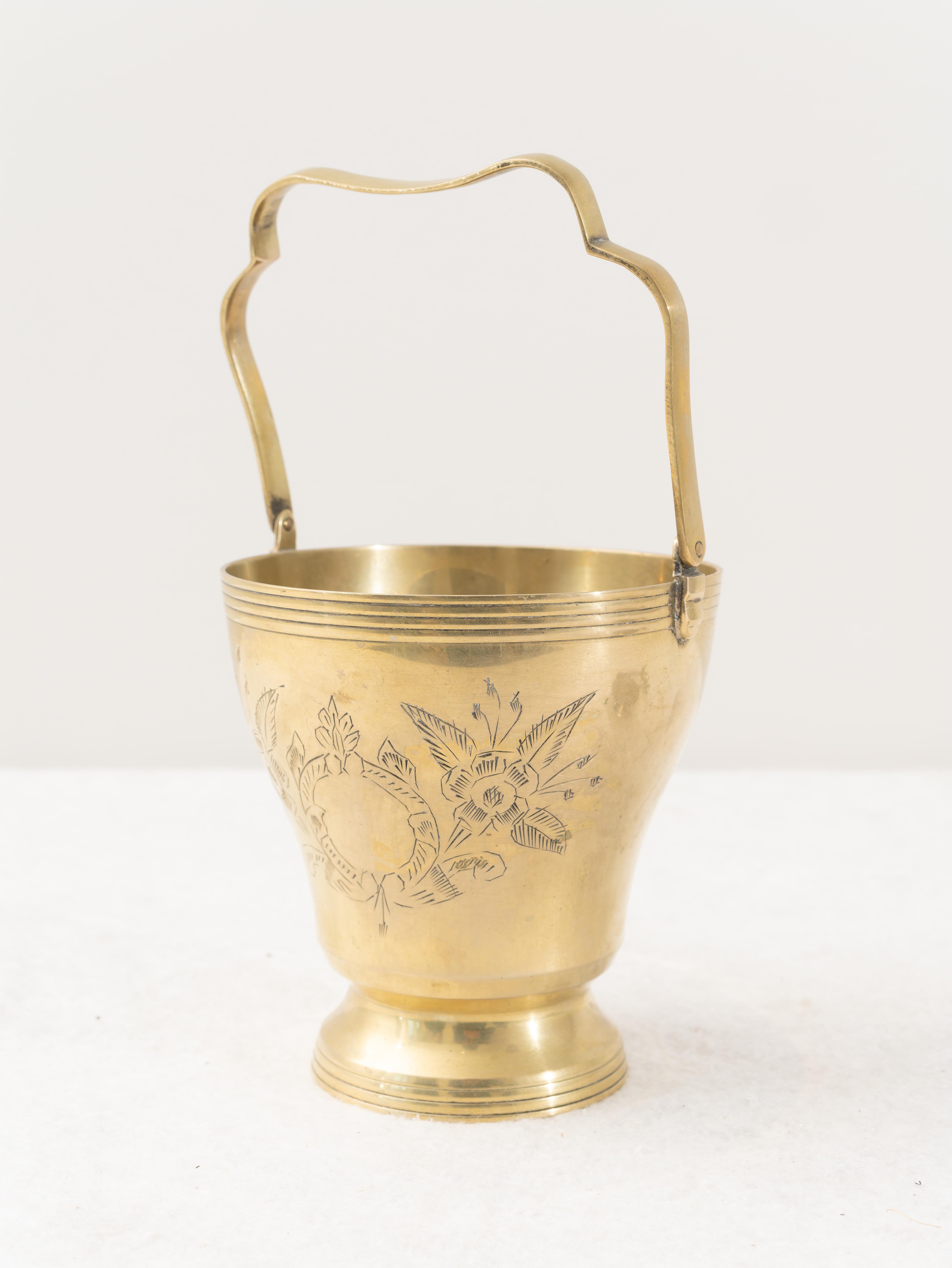 Italian Detail BRASS ice box with pliers, 1930s For Sale