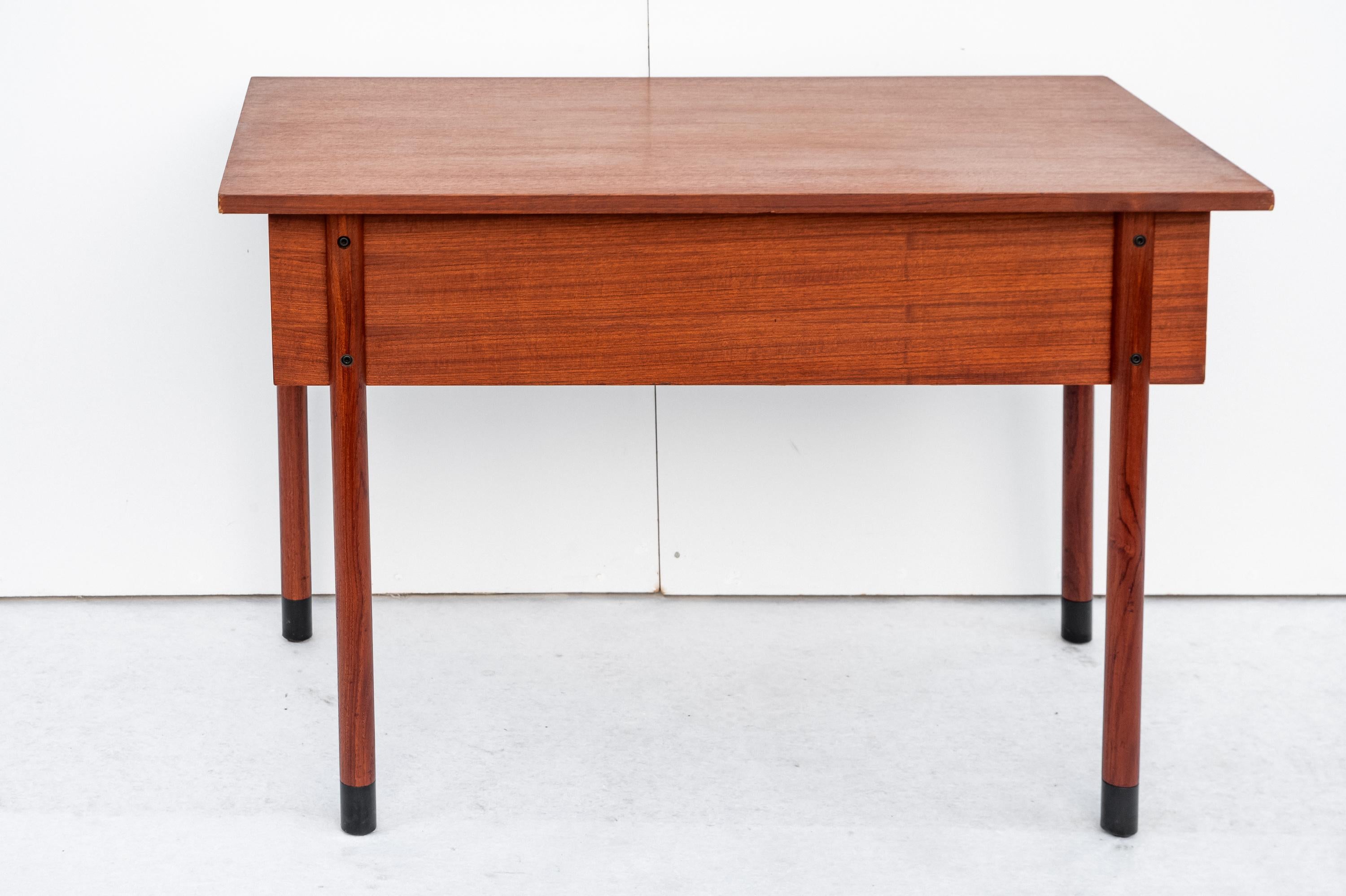 Mid-Century moderno Particolare Scrittoio Nordico in teak, Anni '60 in vendita