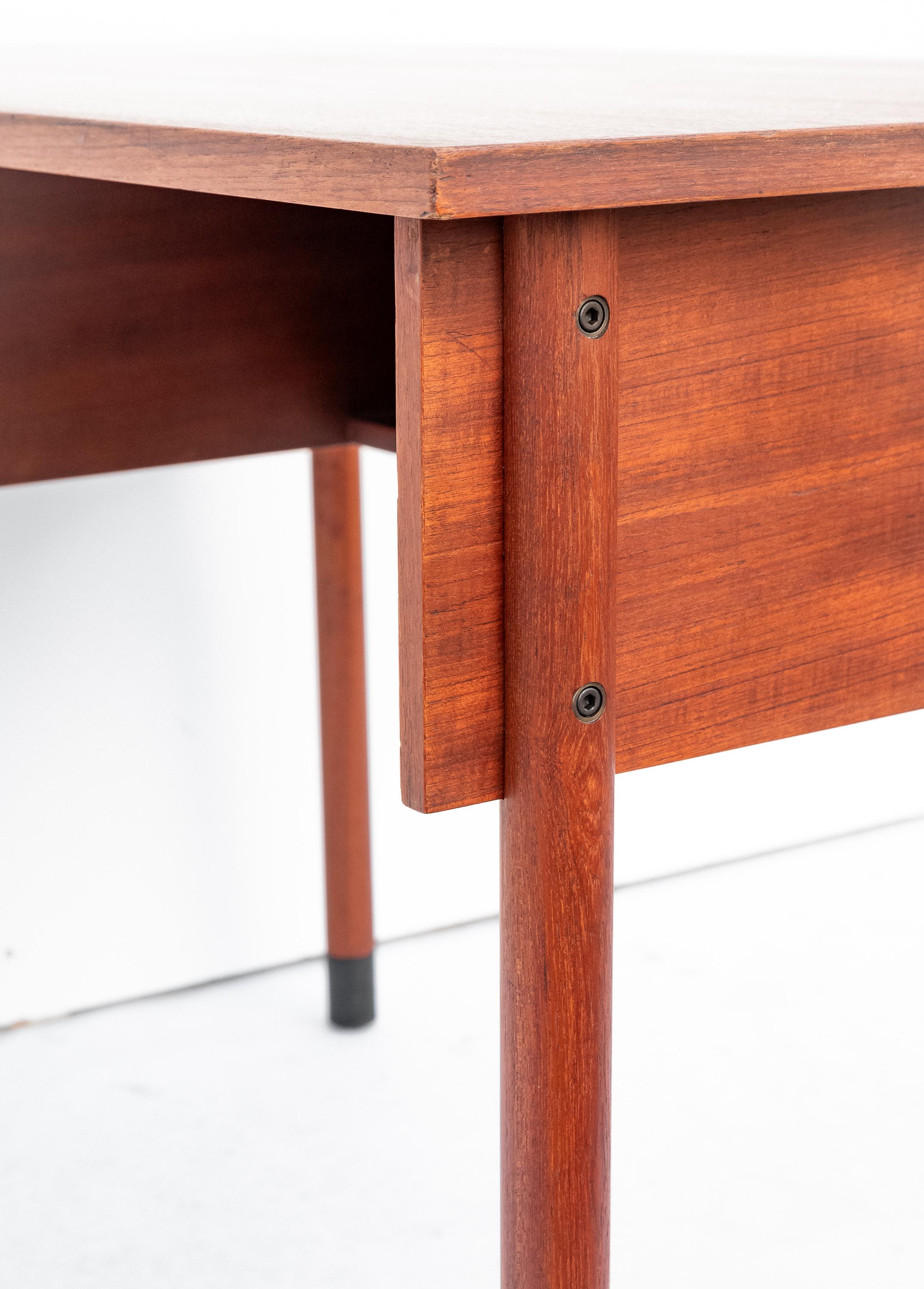 Teak Particolare Scrittoio Nordico in teak, Anni '60 in vendita