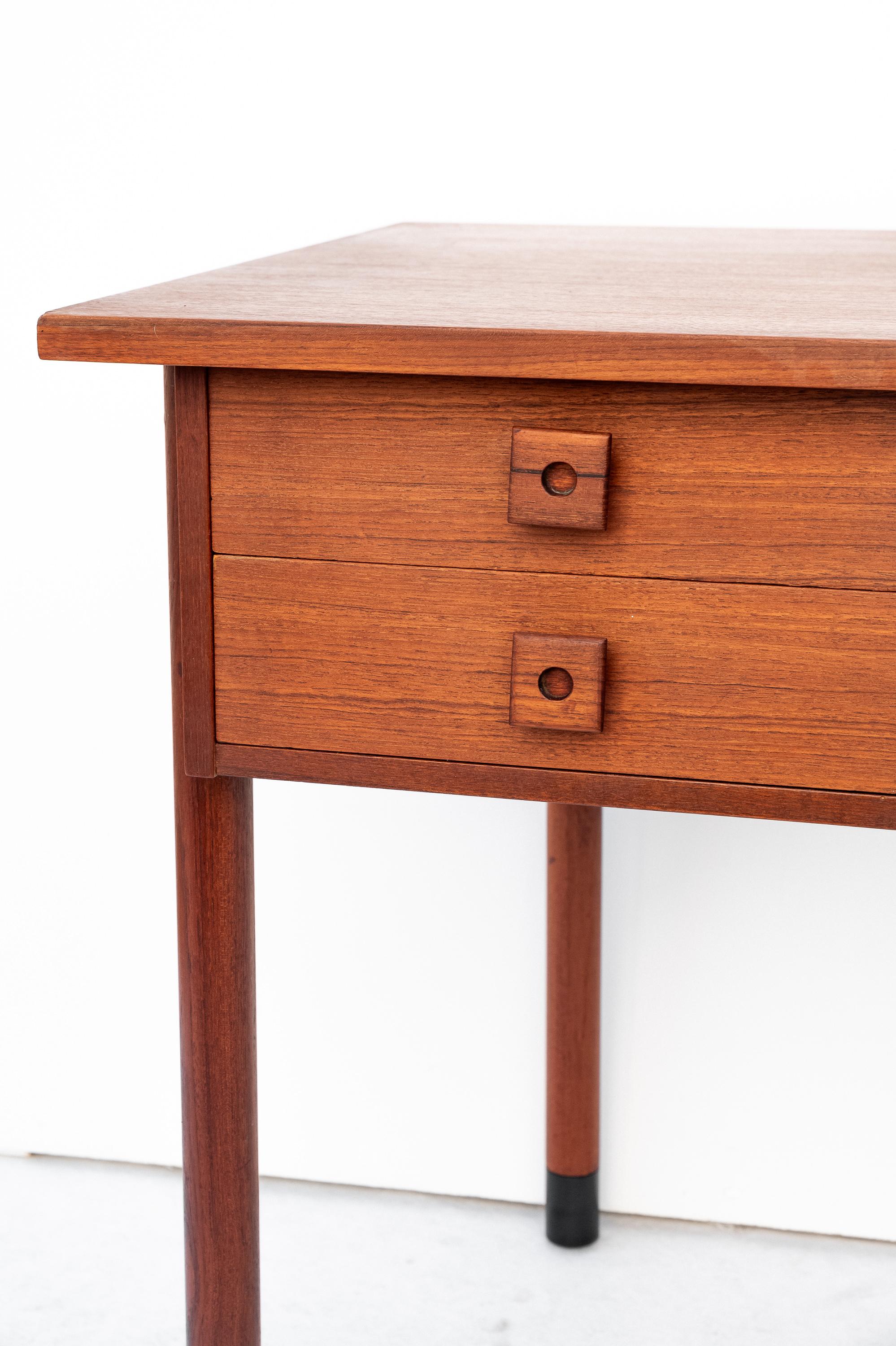 Particolare Scrittoio Nordico in teak, Anni '60 in vendita 1