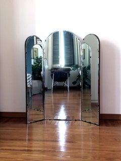 détail miroir triptyque avec portes pliantes. italie fin des années 1950
