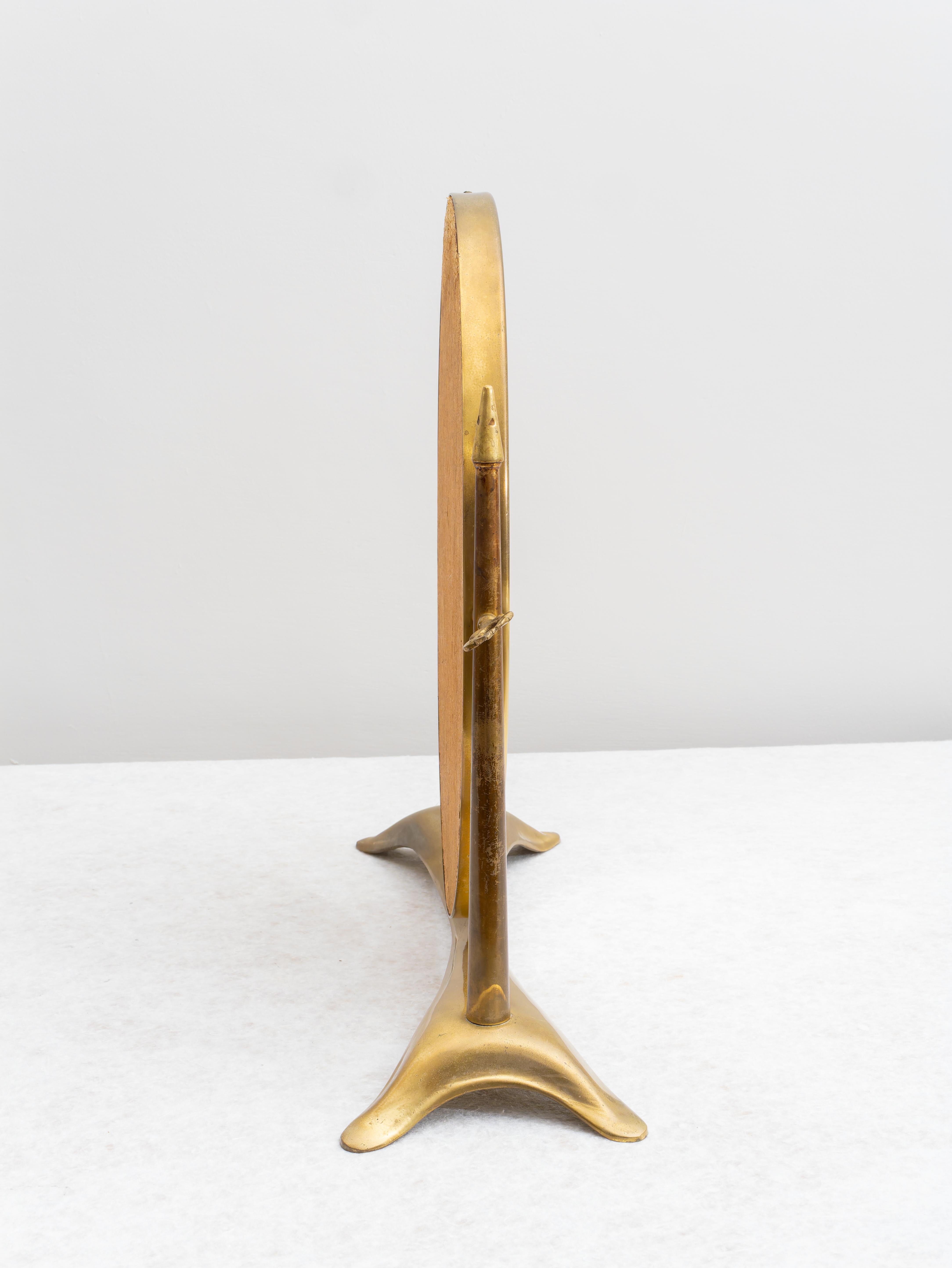 Detail Oval Table Mirror, 1940s For Sale 1
