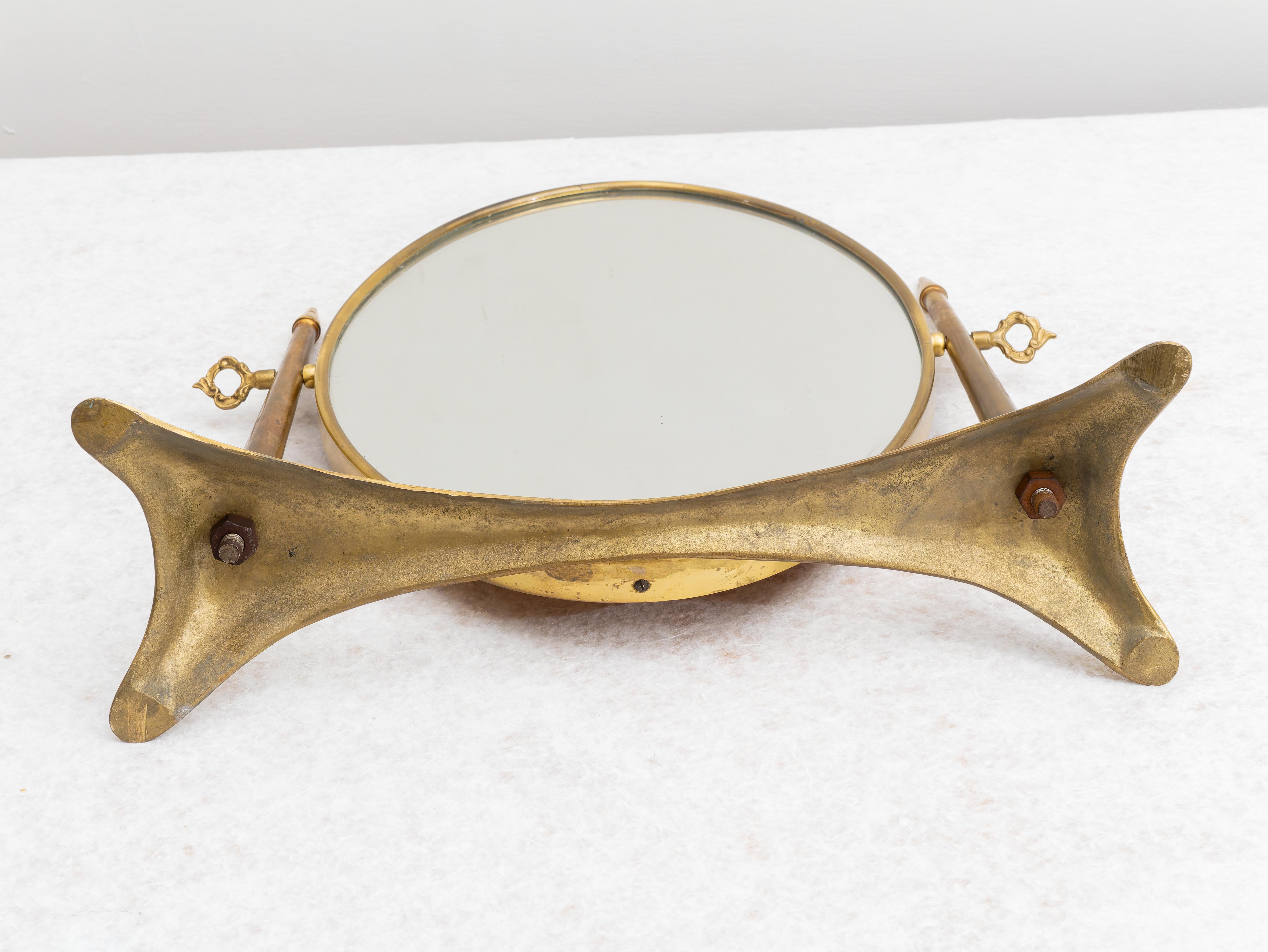 Detail Oval Table Mirror, 1940s For Sale 2