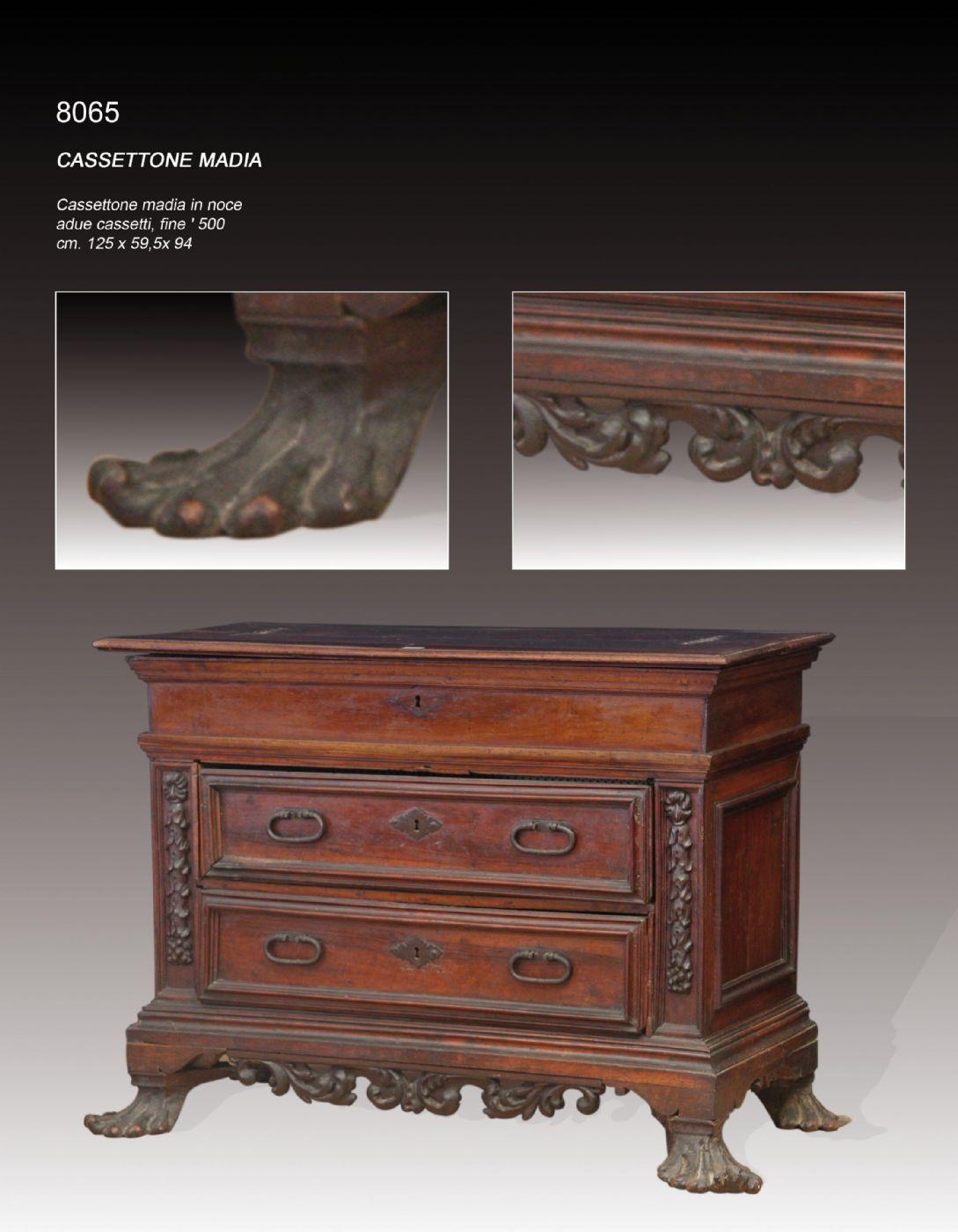 Chest of drawers in walnut with two drawers and opening shelf seventeenth century 
Period : Seventeenth century
Particular and rare chest of drawers of the seventeenth century, in walnut with two drawers and openable shelf.
Coming from the Marche