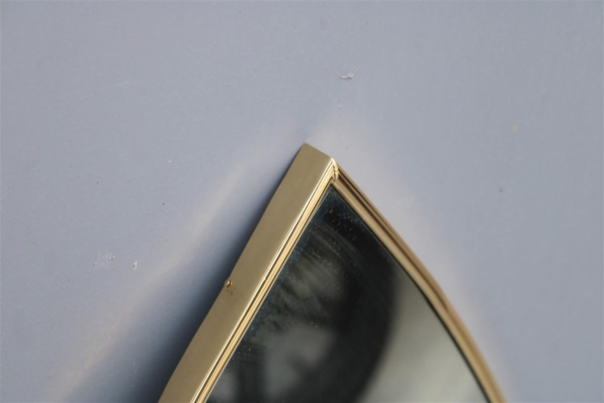 Particular Midcentury Italian Eye Shaped Mirror in Shaped Brass 1950s For Sale 2