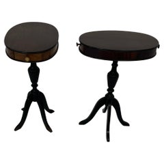 Particolare set di 2 comodini ovali italiani metà secolo, 1960