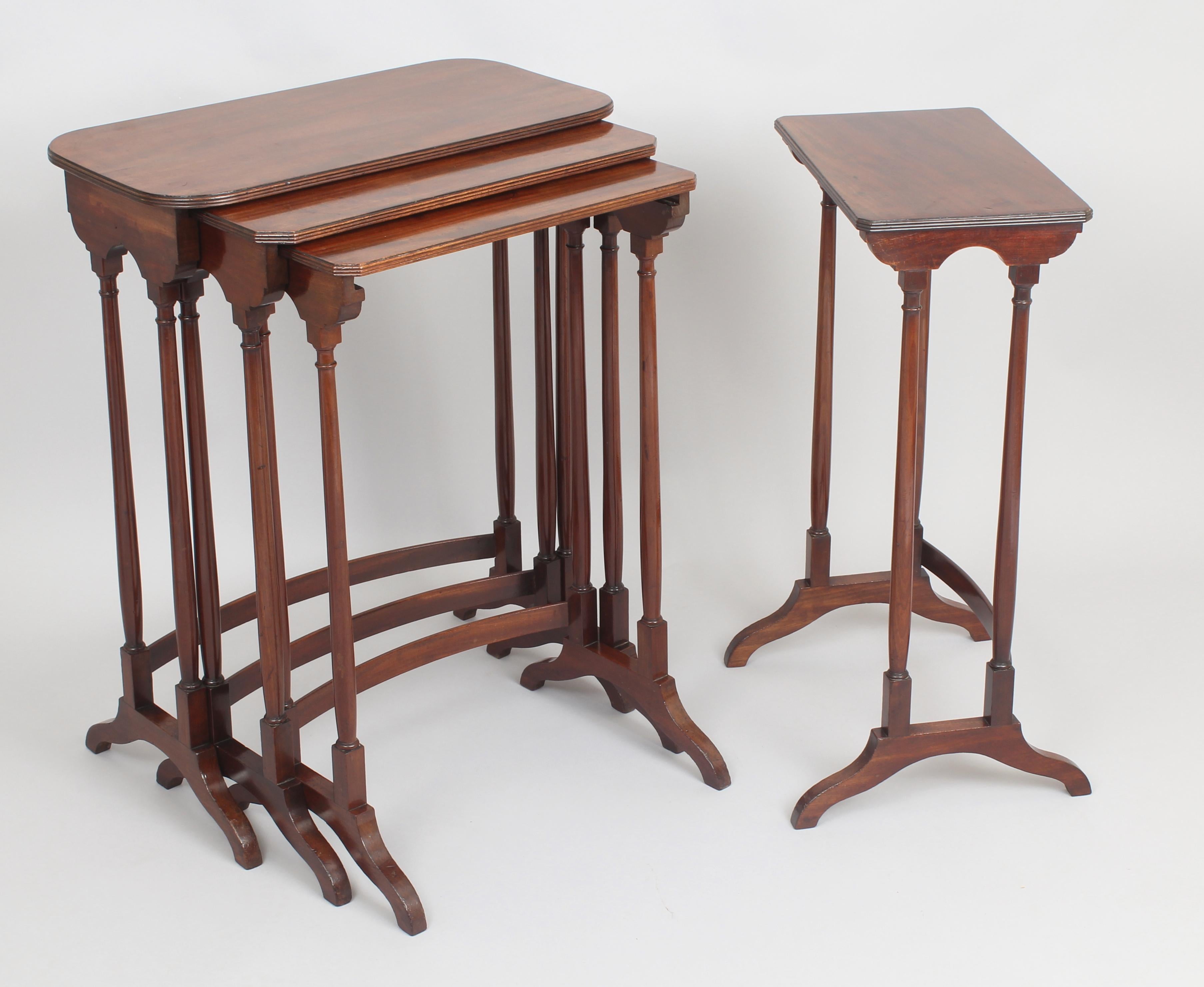 Particularly Fine George III Period Mahogany Set of Quartetto Tables In Good Condition For Sale In Cambridge, GB