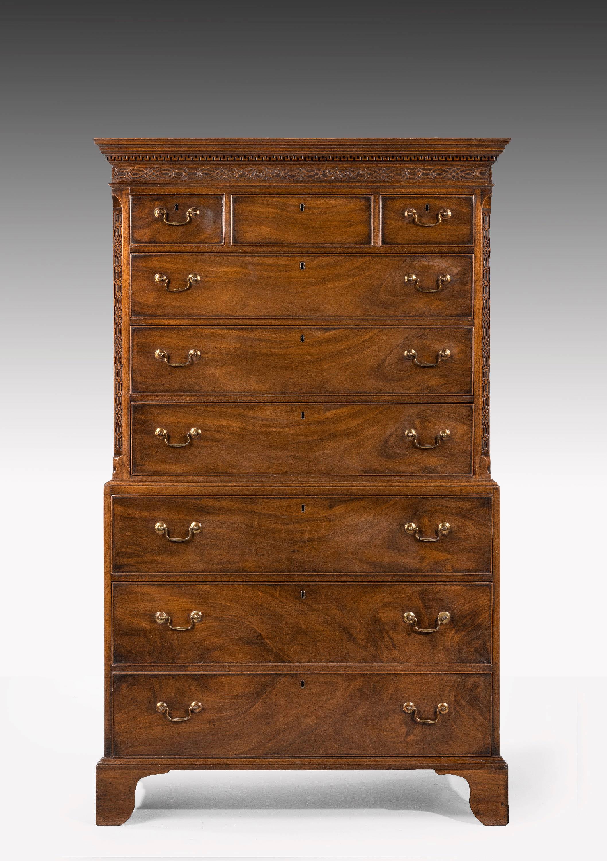 Particularly Good Sheraton Period Mahogany Bureau Cabinet In Good Condition In Peterborough, Northamptonshire