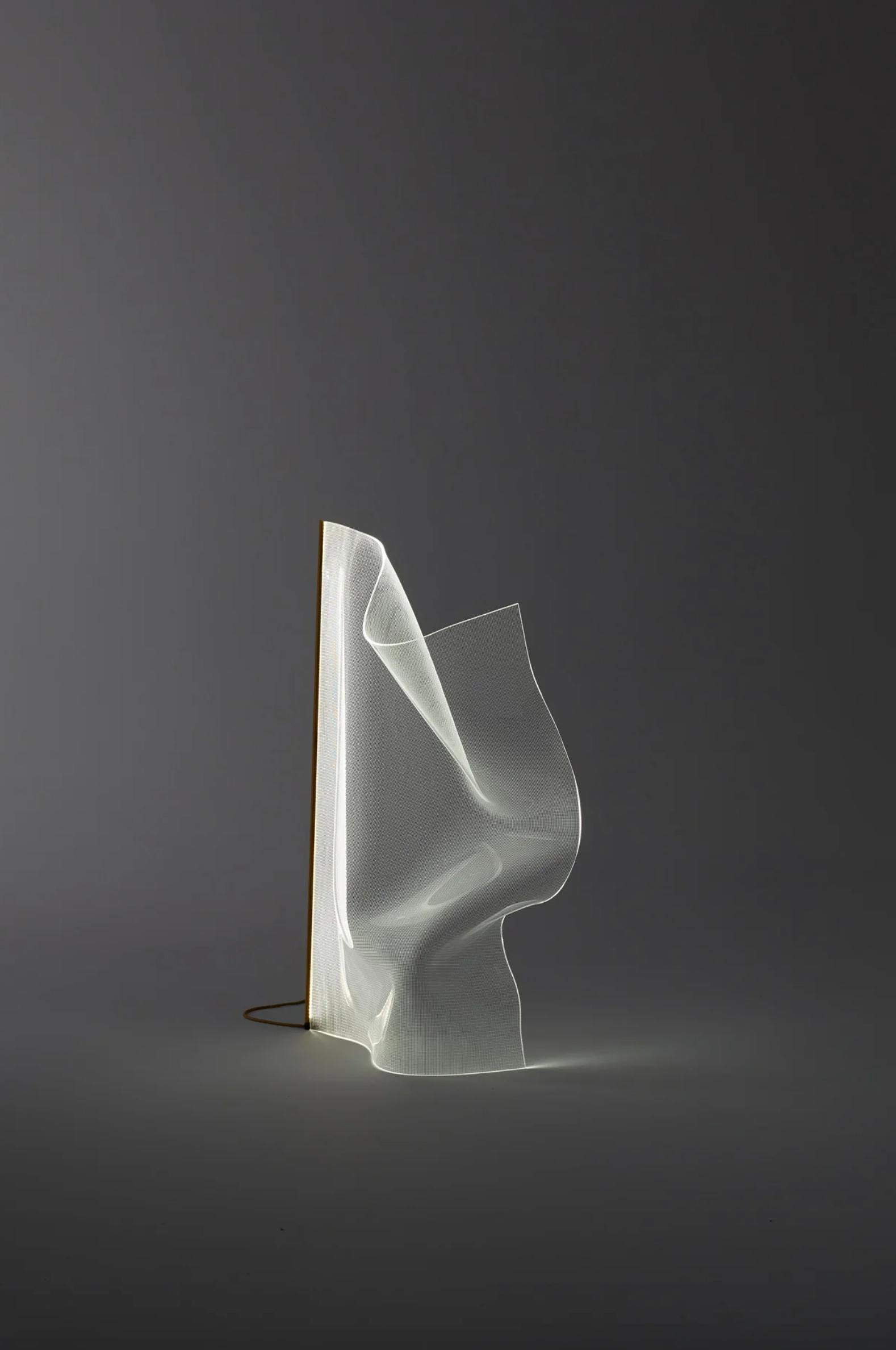 Mid-Century moderno Partigiani Gweilo Qin Pe Golden Led Lampada da terra per Parachilna in vendita