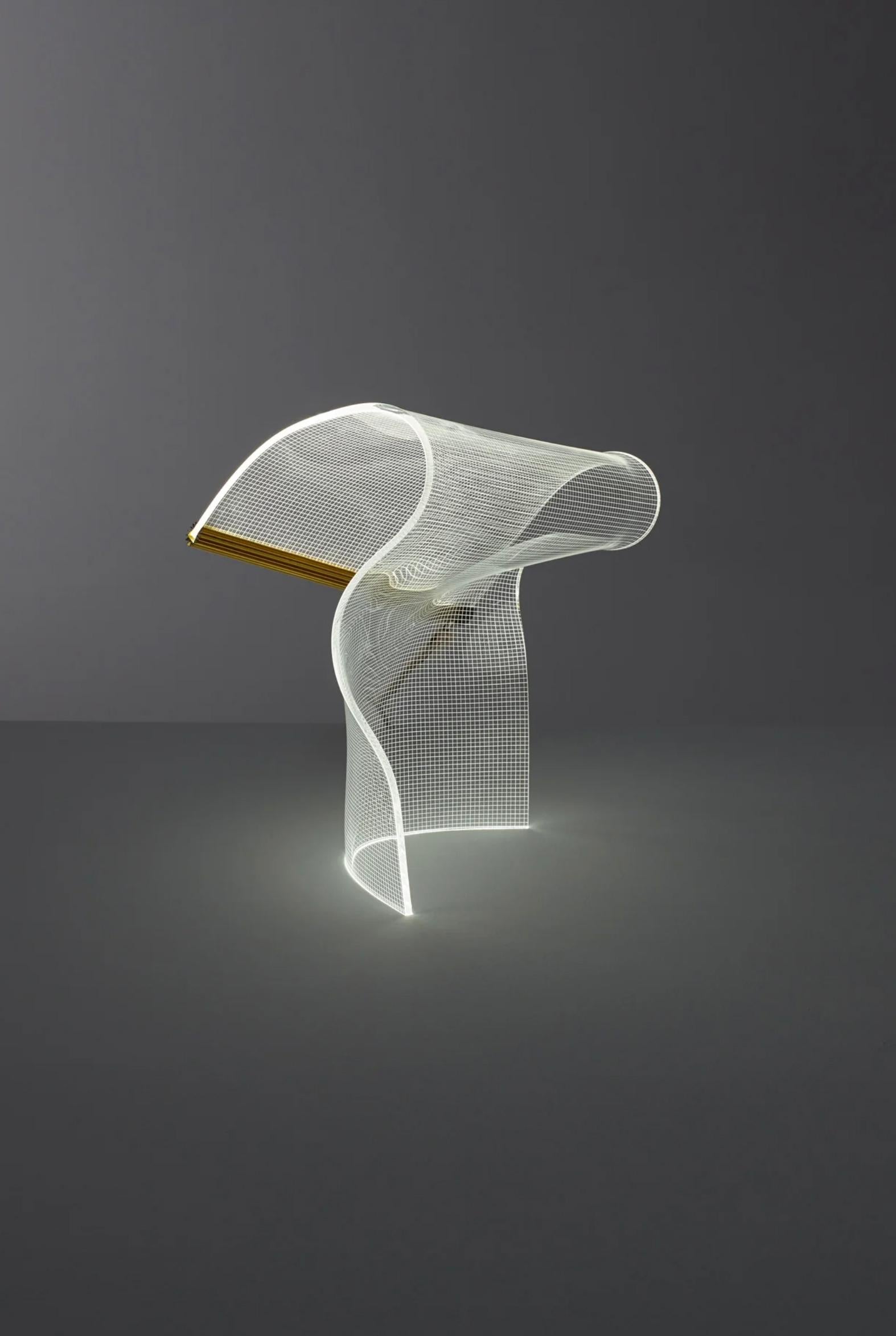 Lampada da tavolo Partisans Gweilo Song per Parachilna 

Questa collezione è composta da un profilo in acrilico termoformato e da un profilo in alluminio estruso che ospita una striscia LED.

Dettagli del prodotto
Struttura acilica

Lampada da