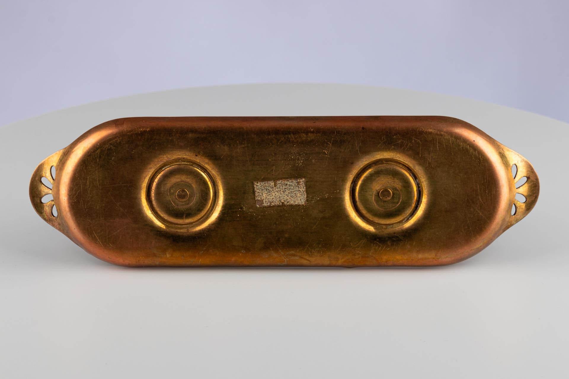 Double encrier Art Nouveau en cuivre partiellement doré avec vase en porcelaine en vente 12