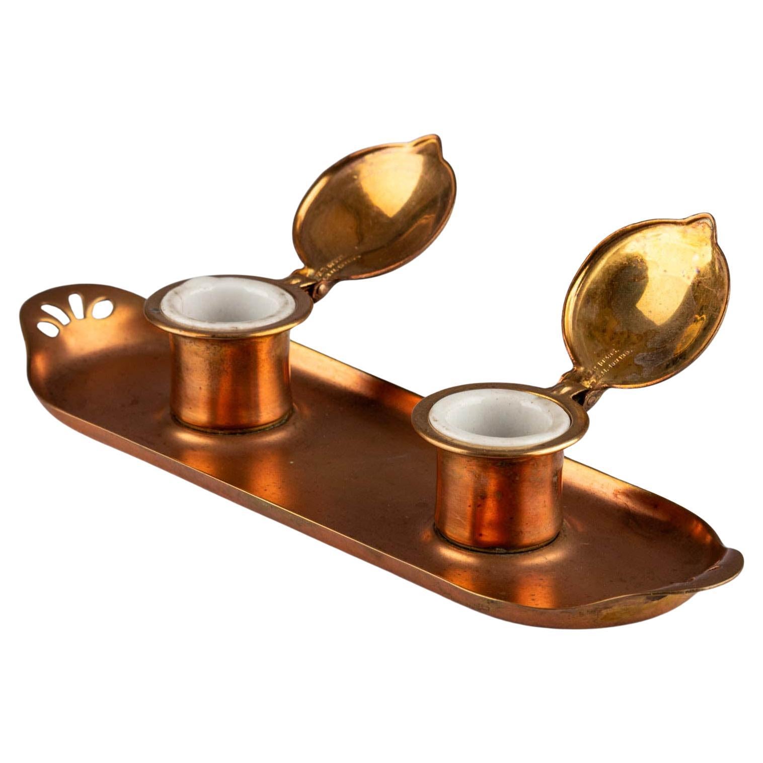 Teilweise vergoldetes Kupfer-Jugendstil-Tintenfass mit Porzellangefäß