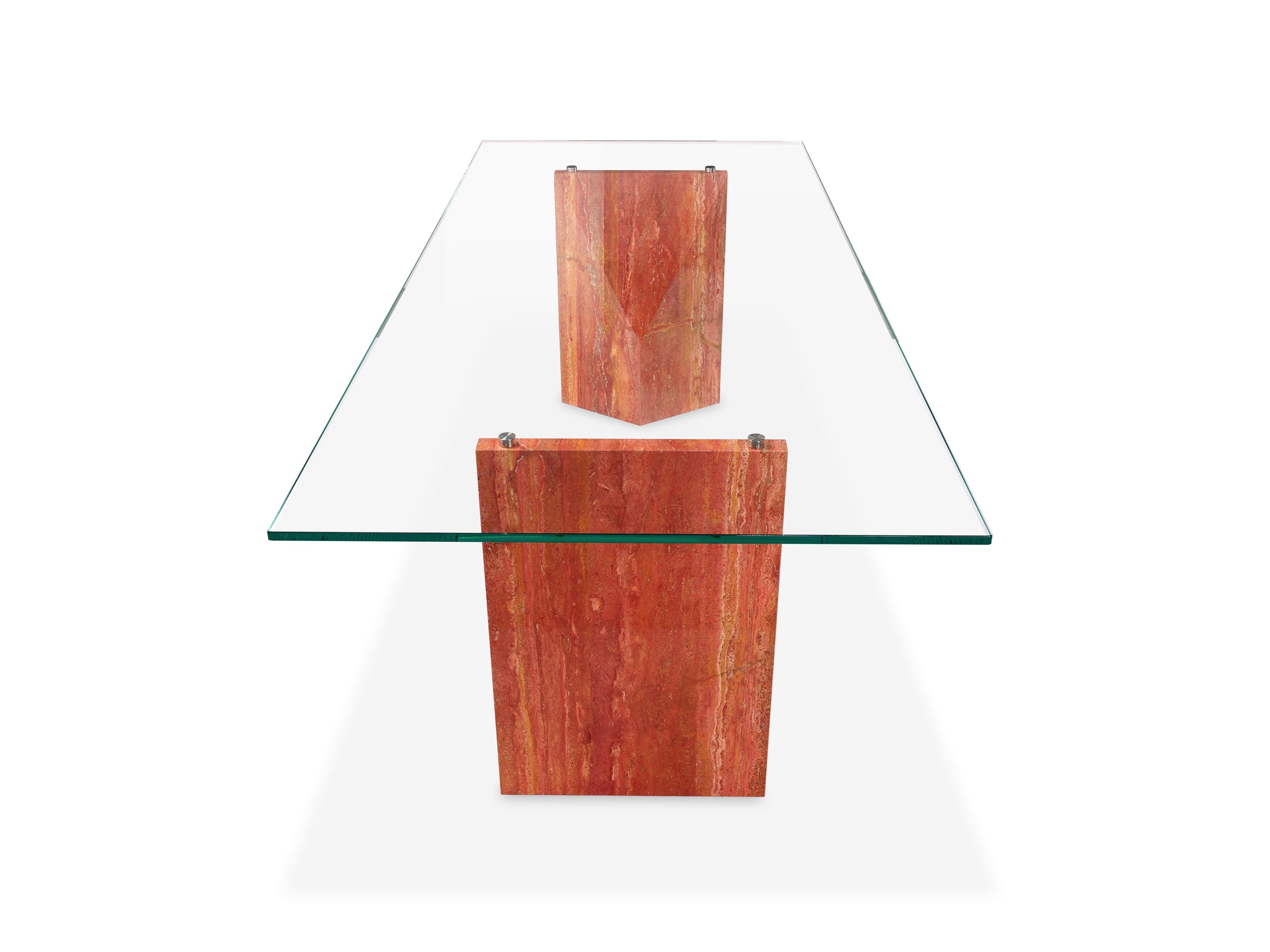 Sculpté Table de bureau minimaliste rouge travertin marbre cristal verre Italie en vente